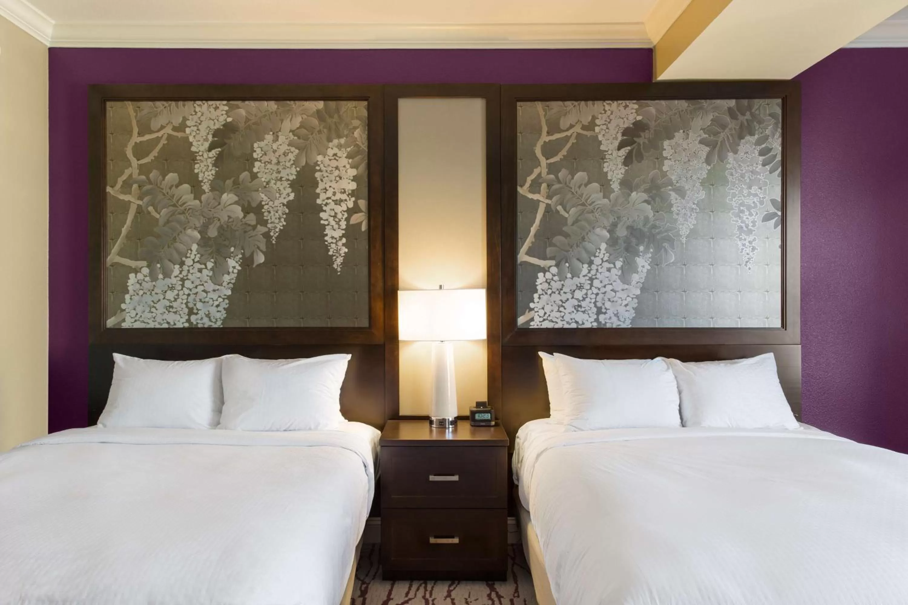 Bed in DoubleTree by Hilton Historic Savannah