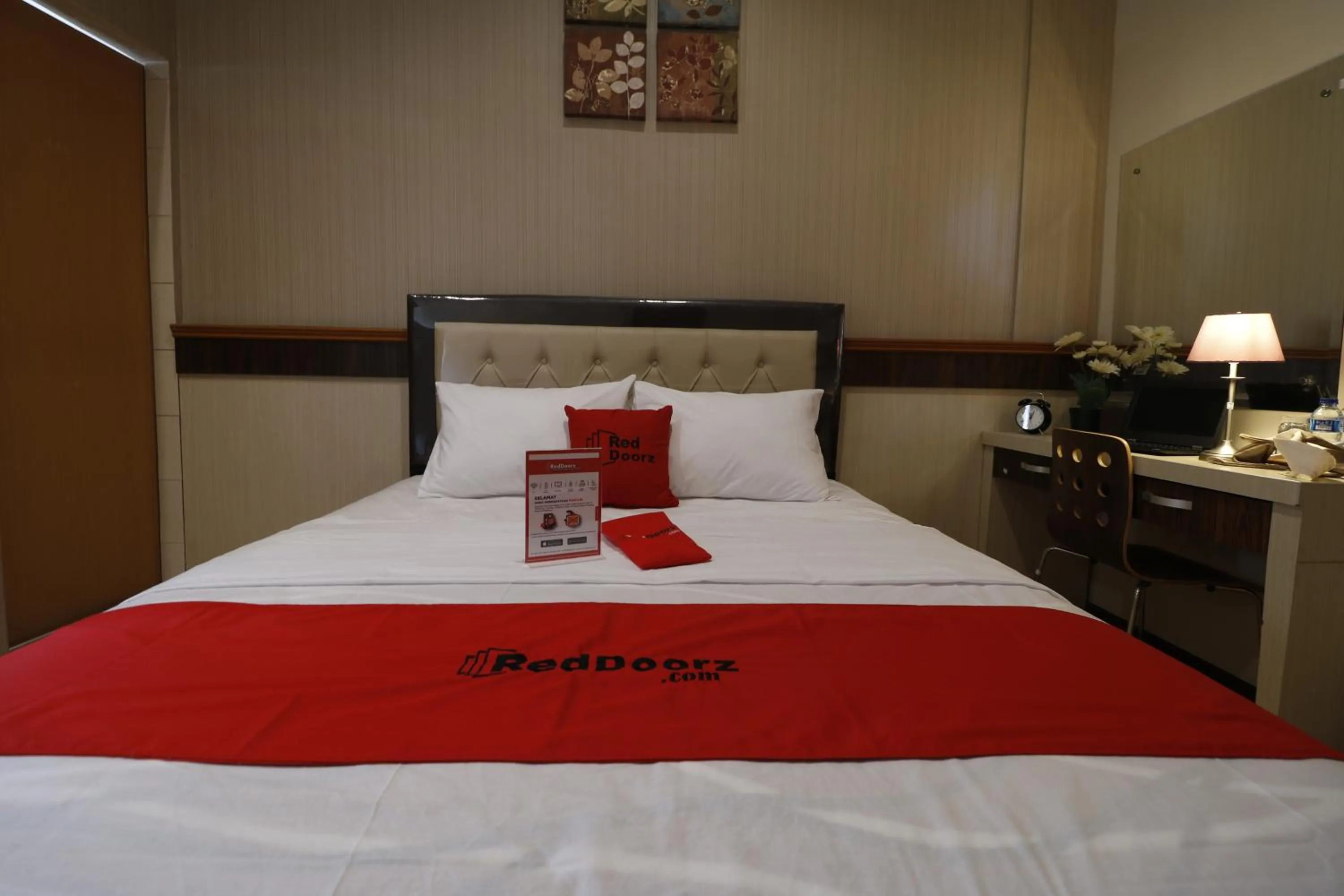 Bedroom, Bed in RedDoorz Plus near Universitas Sumatera Utara