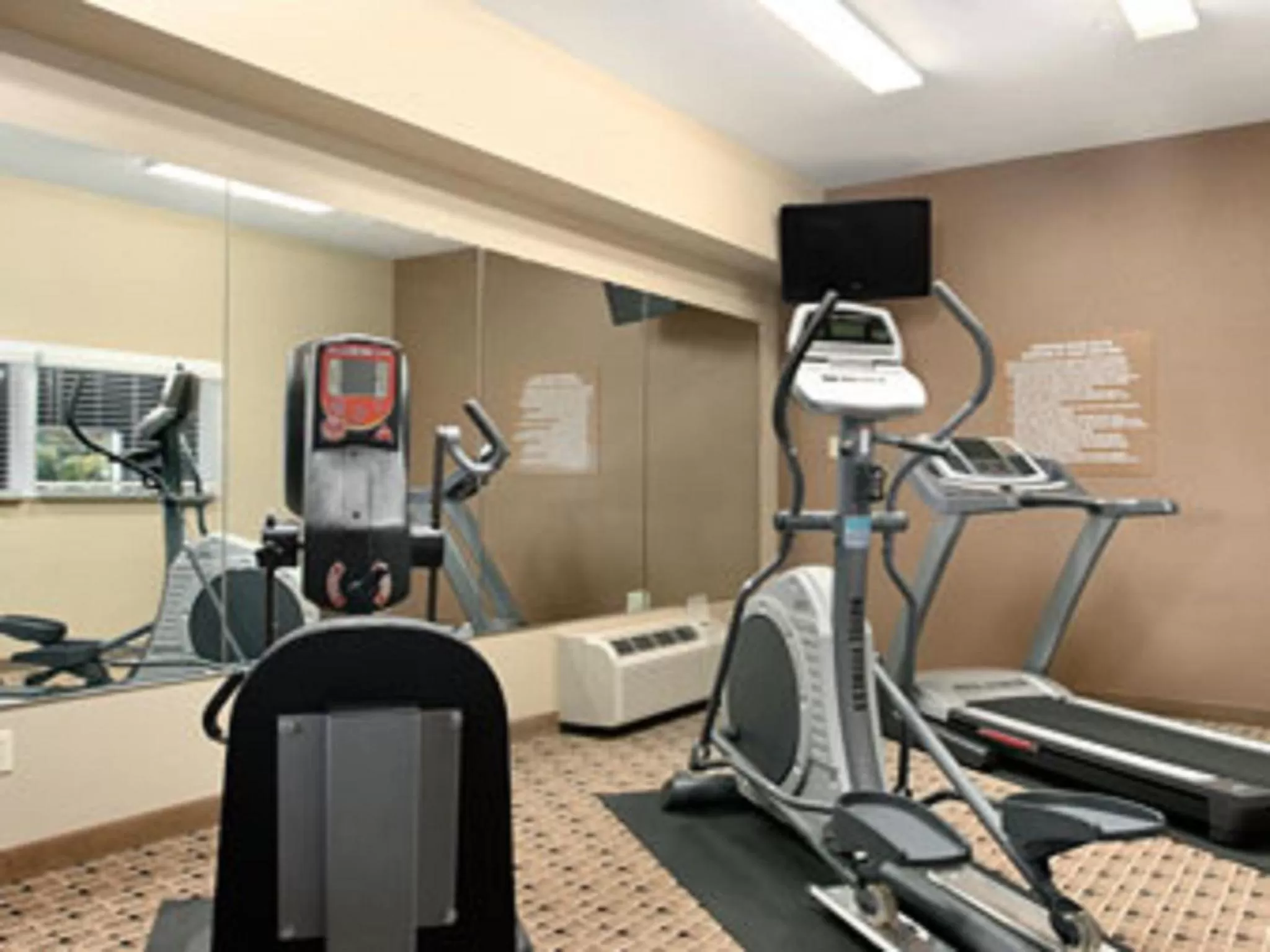 Fitness centre/facilities in Microtel Inn & Suites Mansfield PA