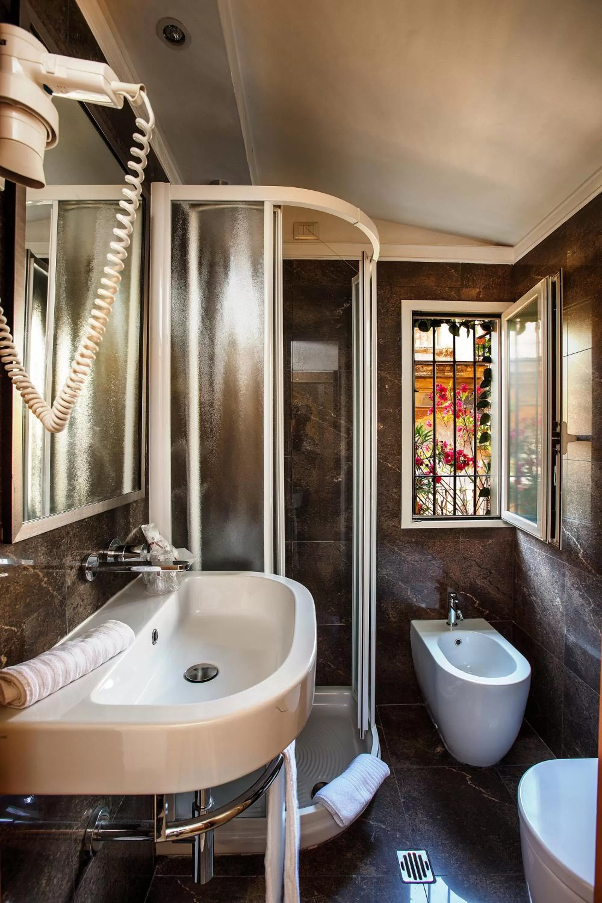 Bathroom in Hotel Smeraldo