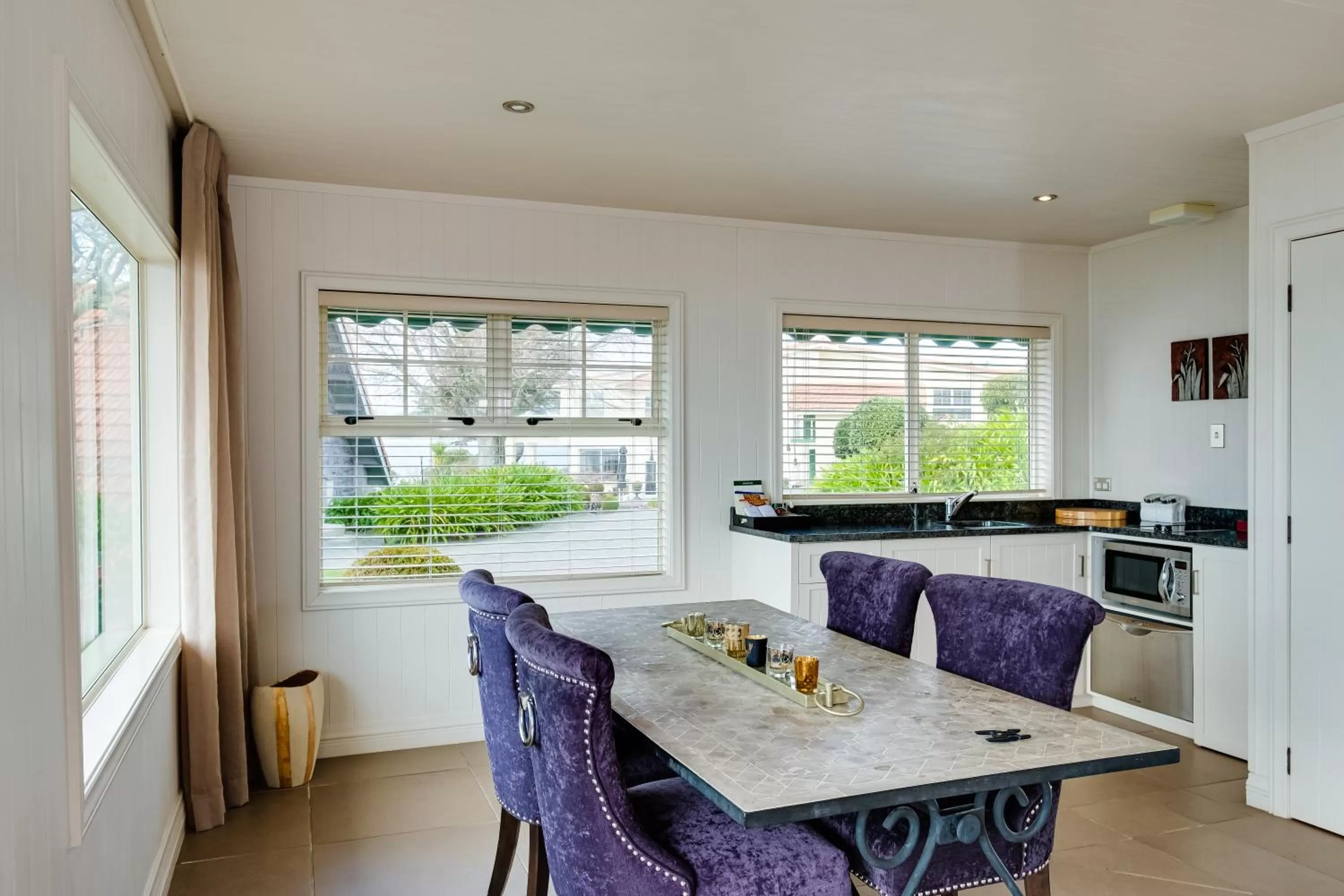 Dining area in On The Point - Lake Rotorua