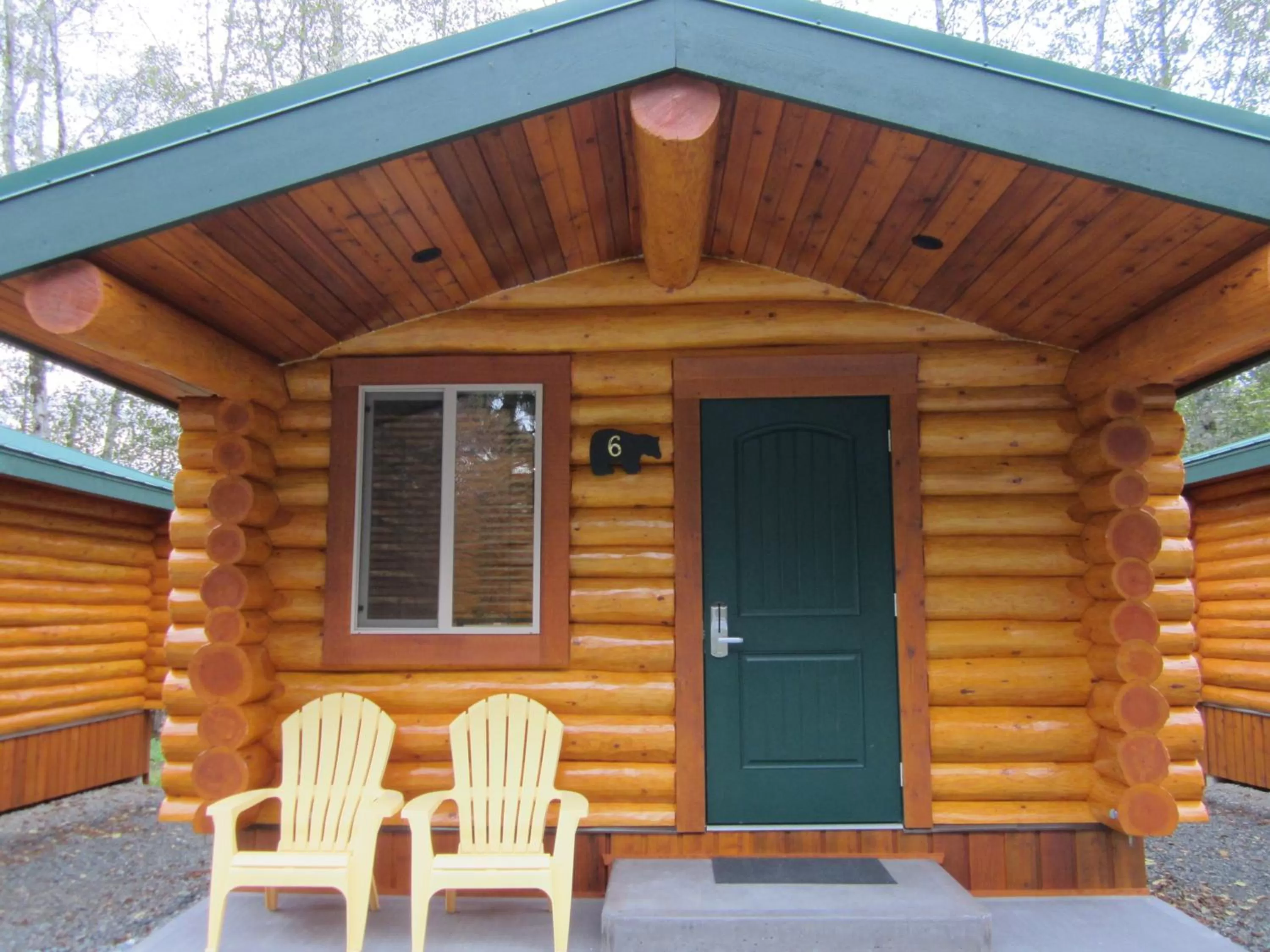 Facade/entrance in Port Hardy Cabins