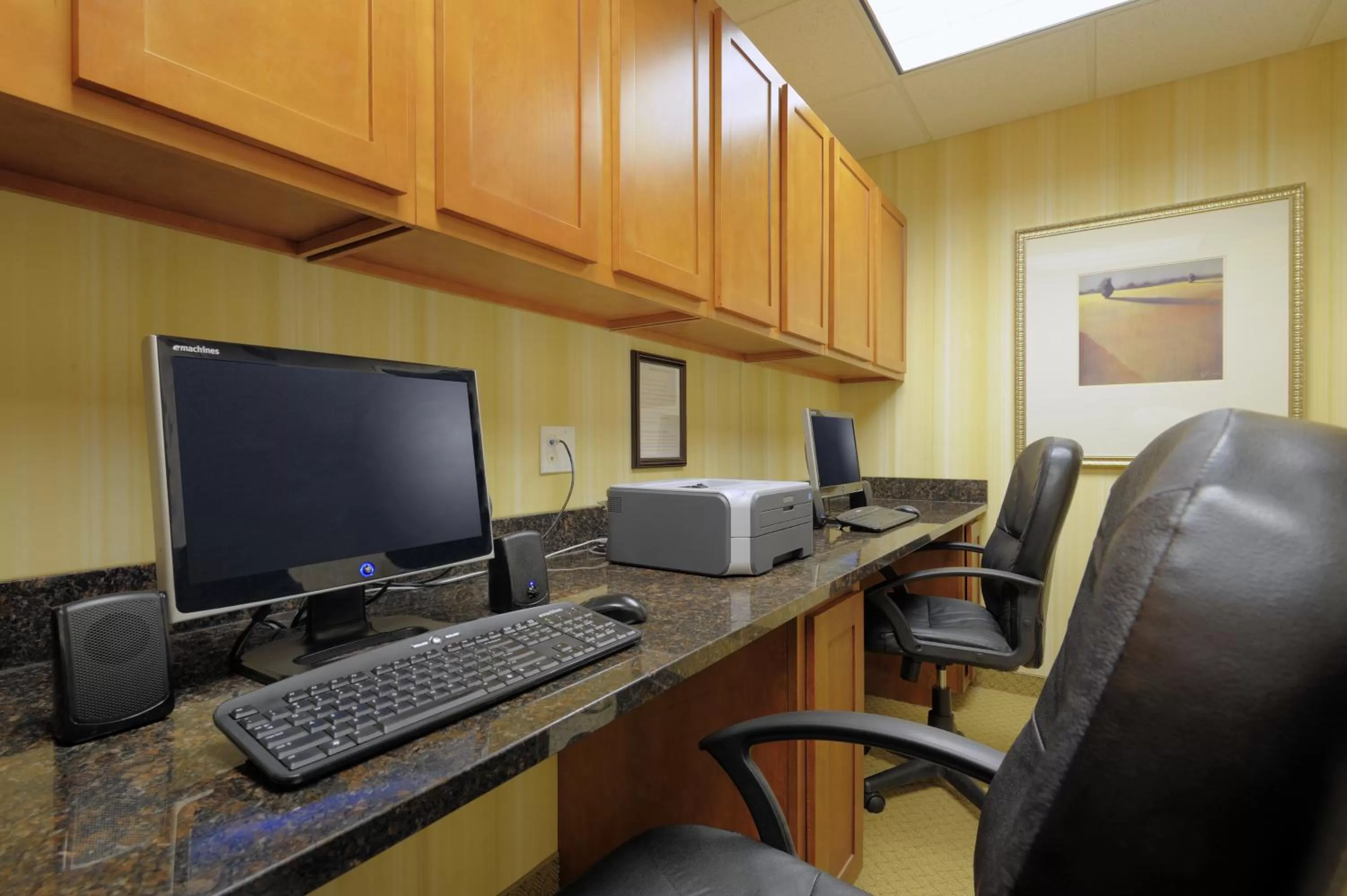 Area and facilities in Country Inn & Suites by Radisson, Rossford - Toledo South