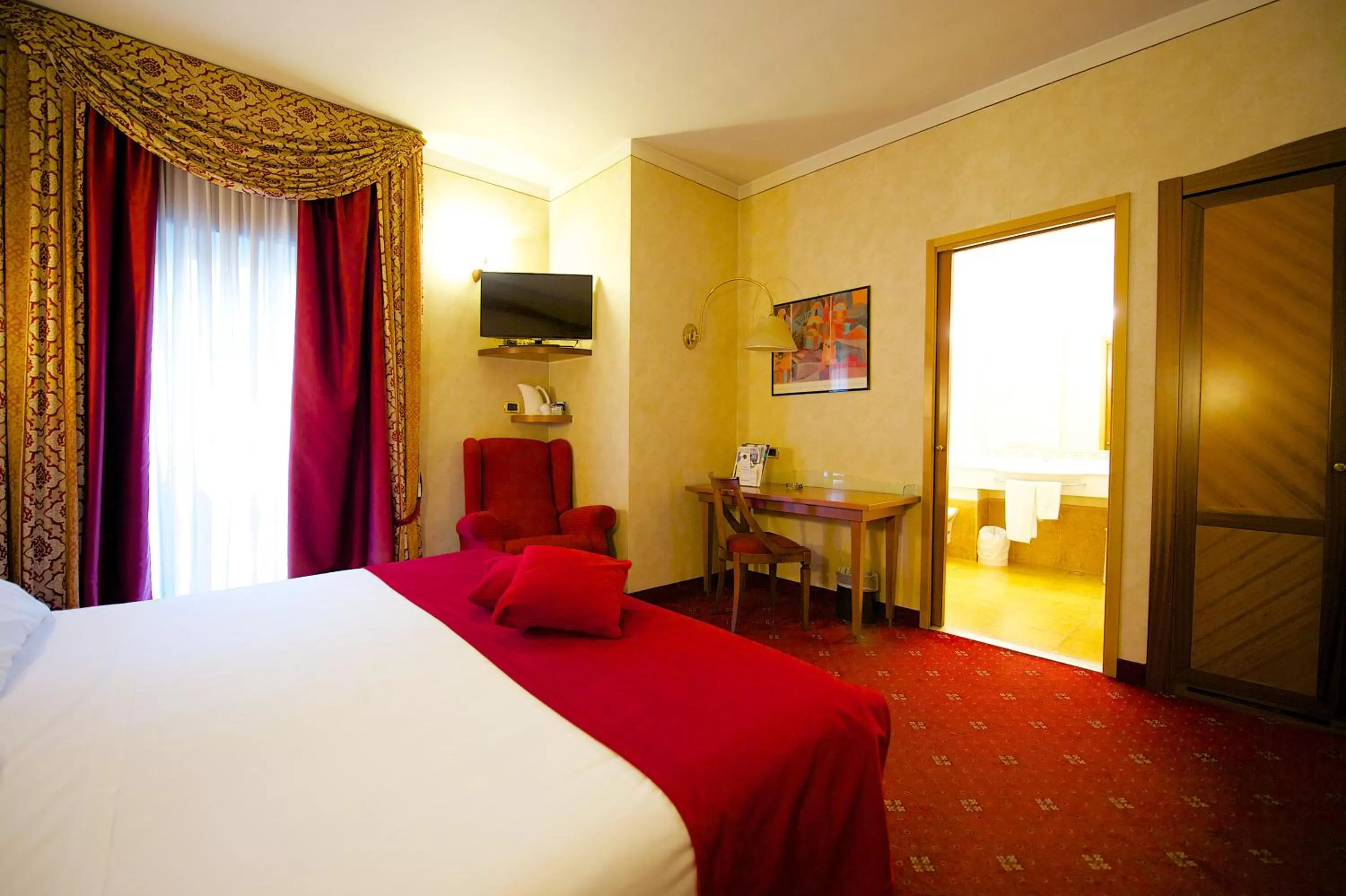 Bedroom, Bed in Best Western Hotel Luxor