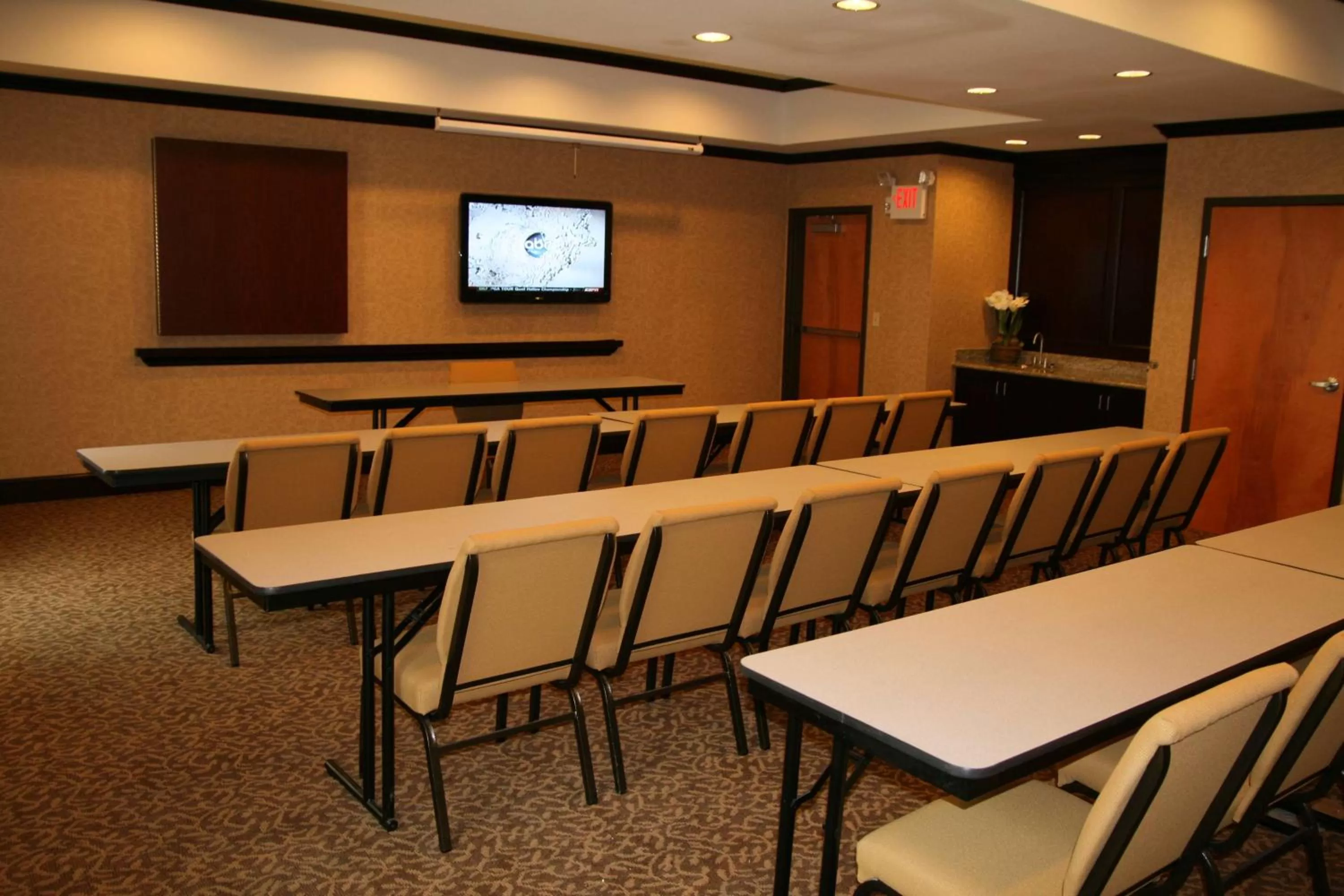 Meeting/conference room in Hampton Inn & Suites Buffalo