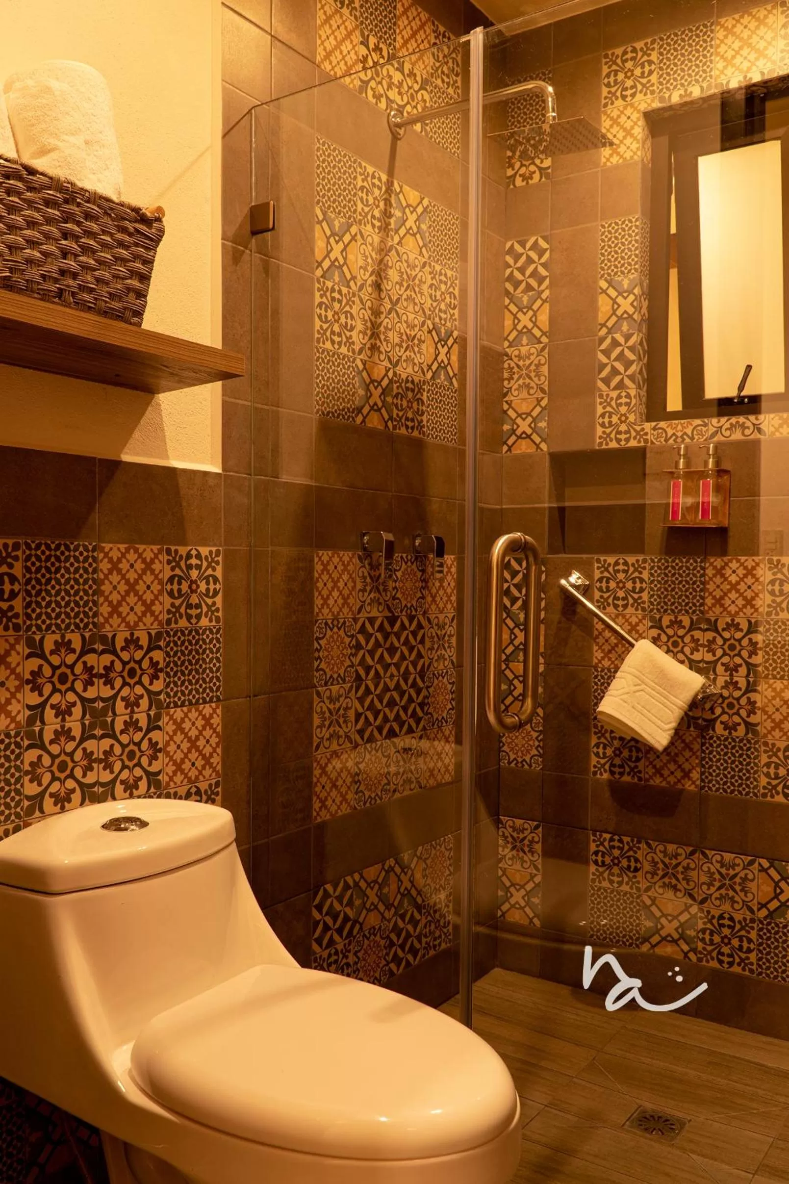 Staff, Bathroom in Na Hotel