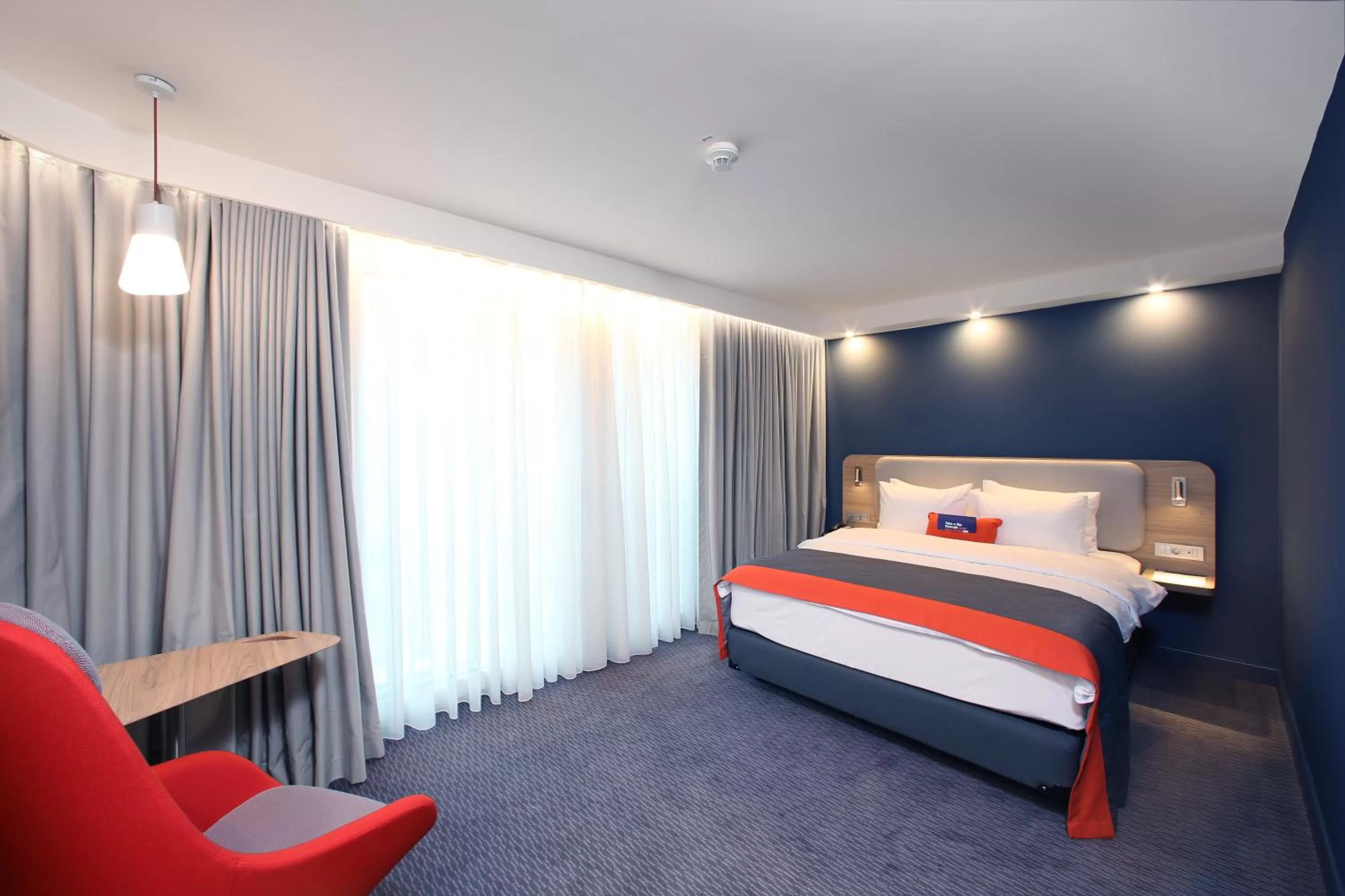 Photo of the whole room, Bed in Holiday Inn Express - Ljubljana by IHG