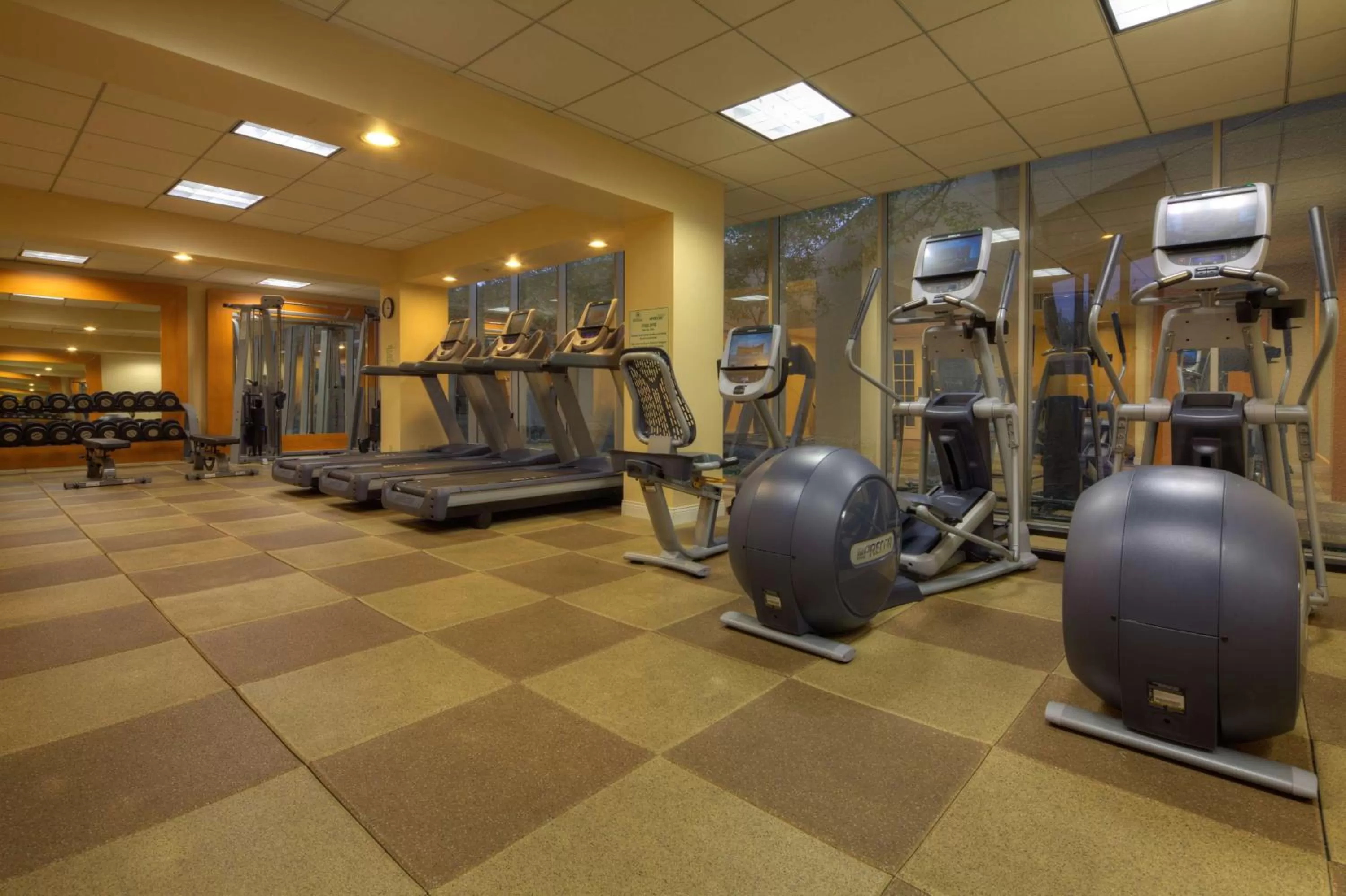 Fitness centre/facilities in Hilton Houston Westchase