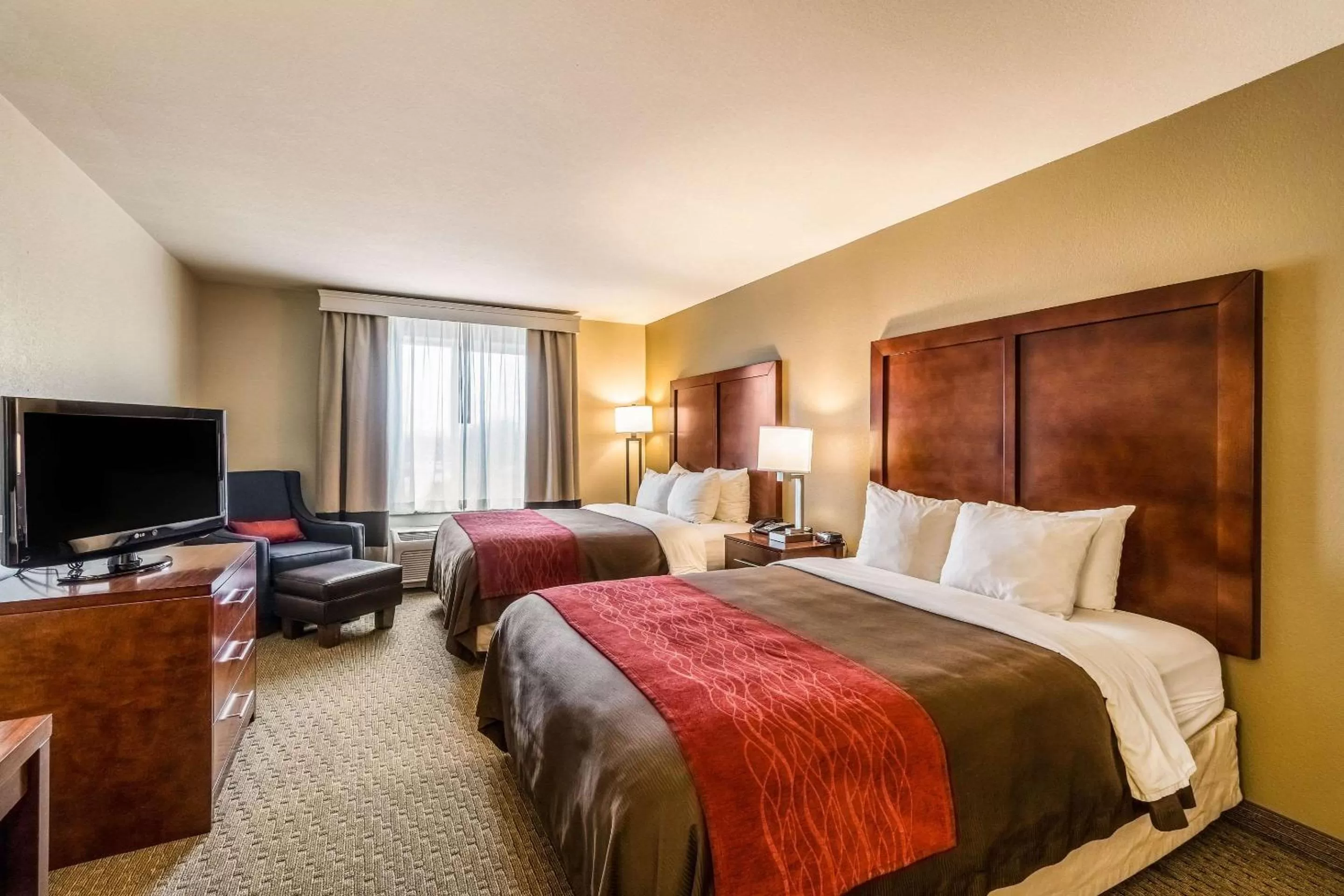 Photo of the whole room, Bed in Comfort Inn & Suites Rifle