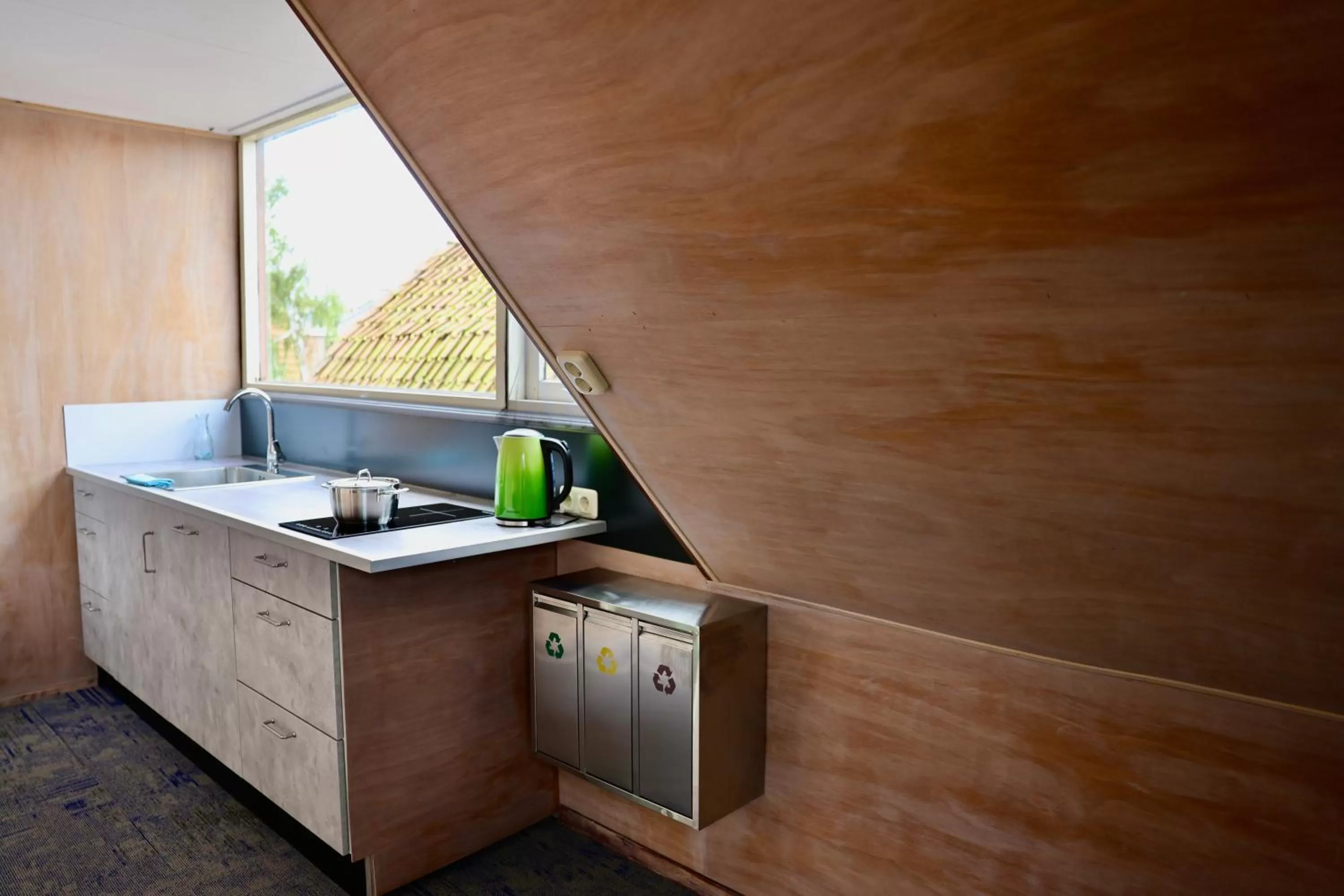 Kitchen or kitchenette in B & B Marrum Hotel Marrum