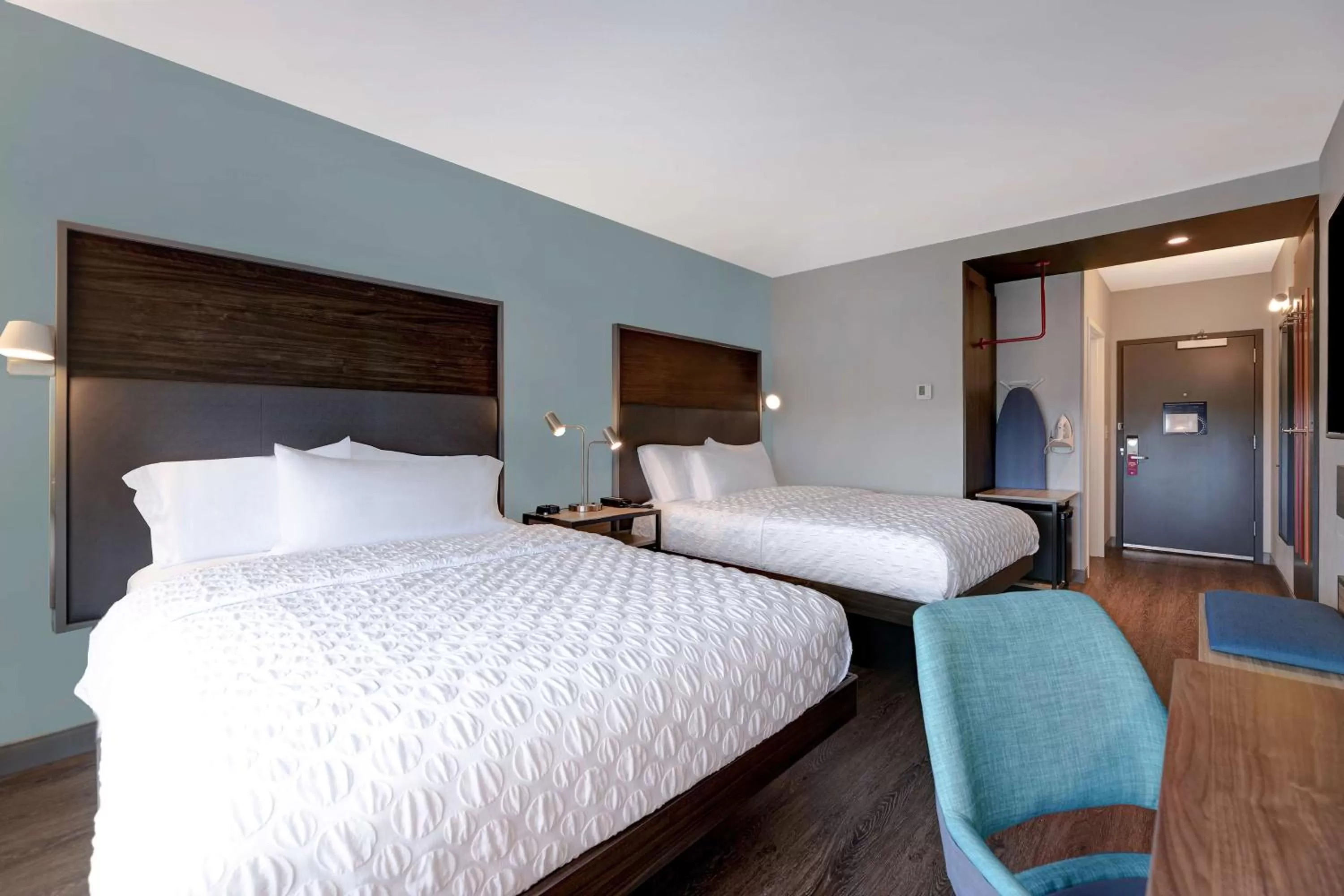 Photo of the whole room, Bed in Tru By Hilton Grantville, Pa