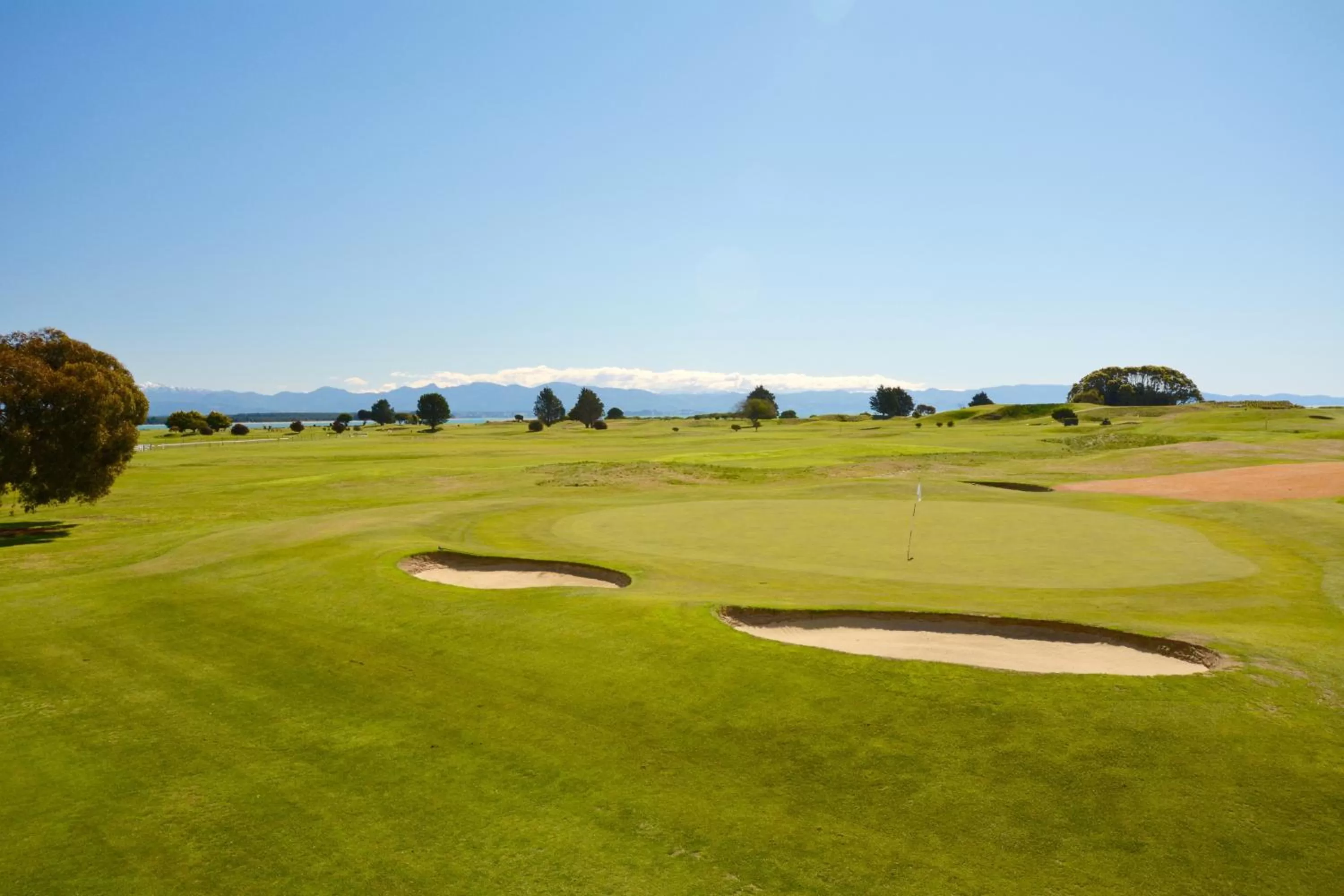 Golfcourse in Greens Motel