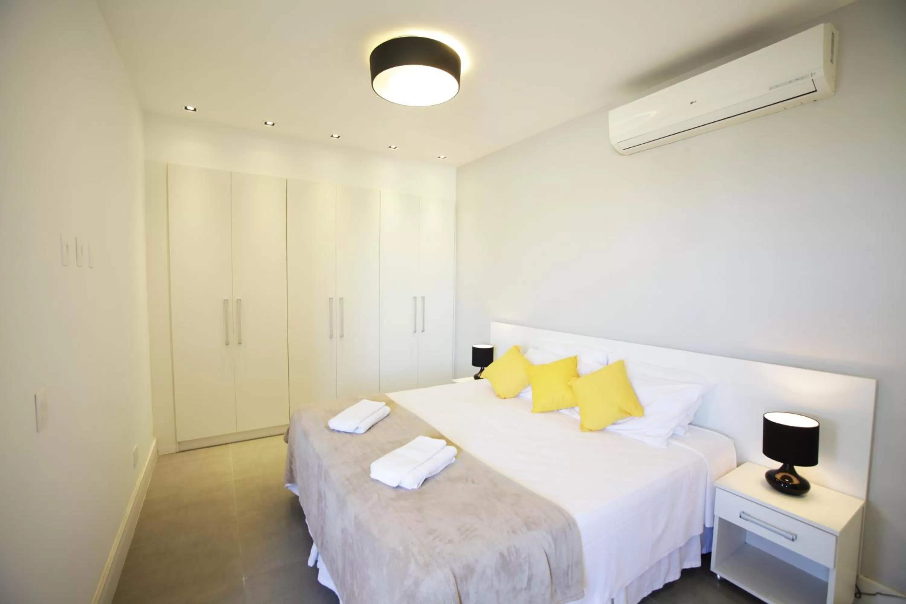 Bedroom, Bed in New Sugar Loft Apartments