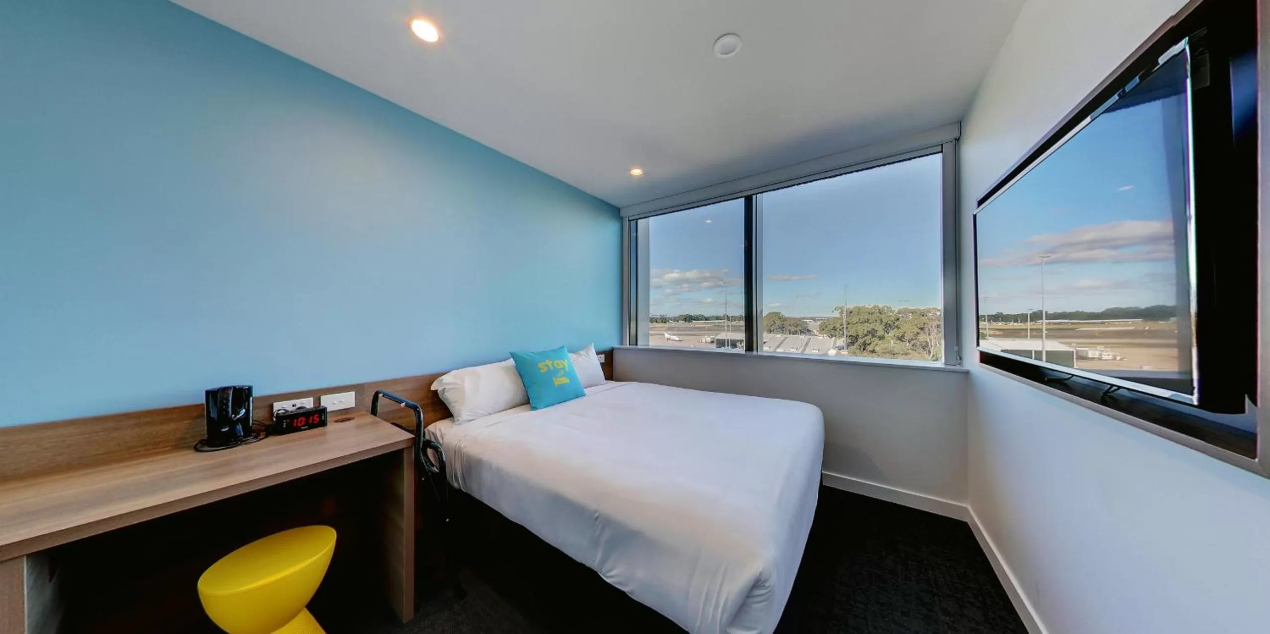 Photo of the whole room, Bed in ibis budget Sydney Airport