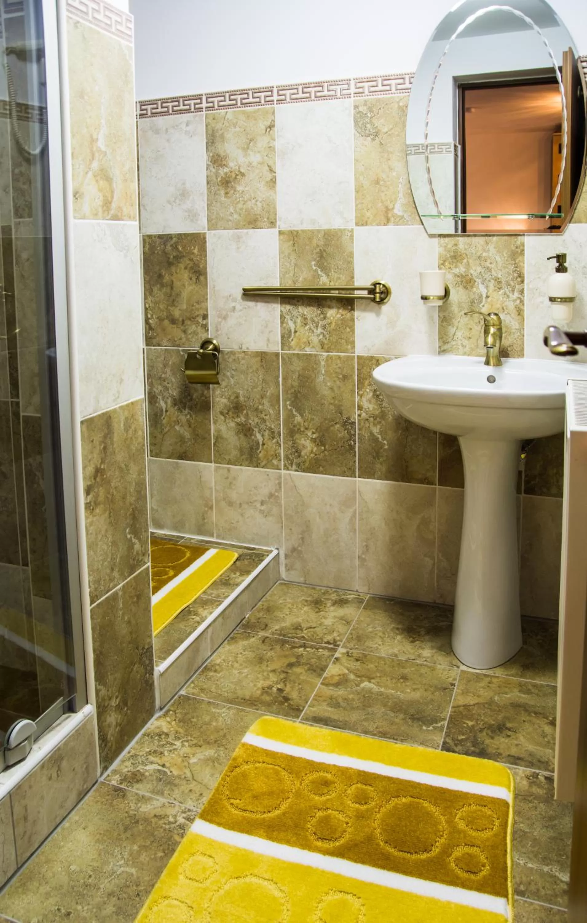 Shower, Bathroom in Pensiunea SilvAnka