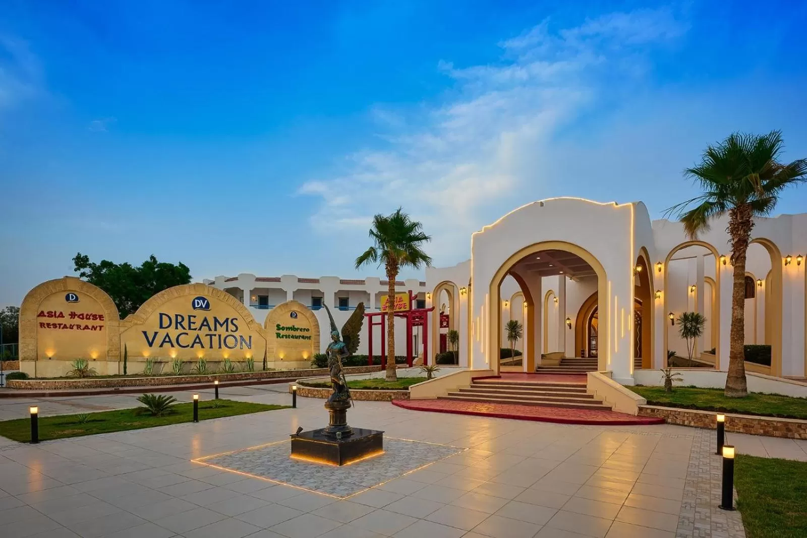 Facade/entrance in Dreams Vacation Resort - Sharm El Sheikh