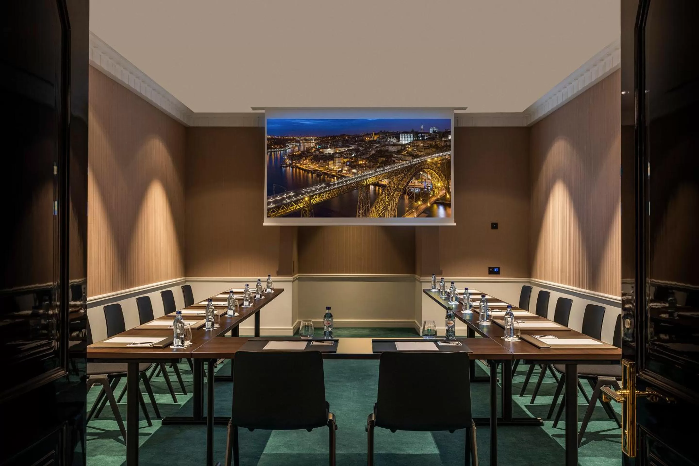 Business facilities in Maison Albar - Le Monumental Palace