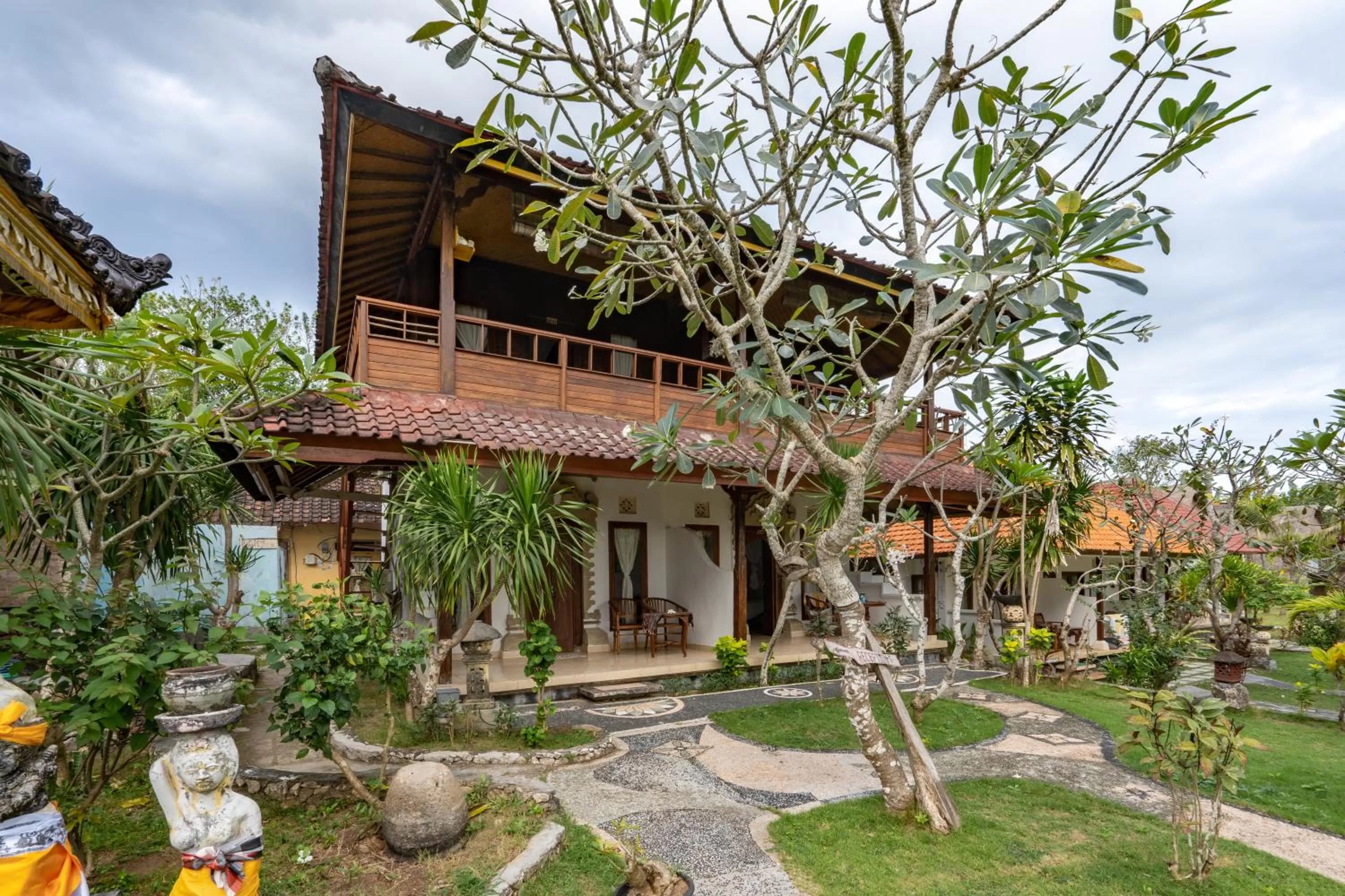 Garden view in Mushroom Beach Bungalows