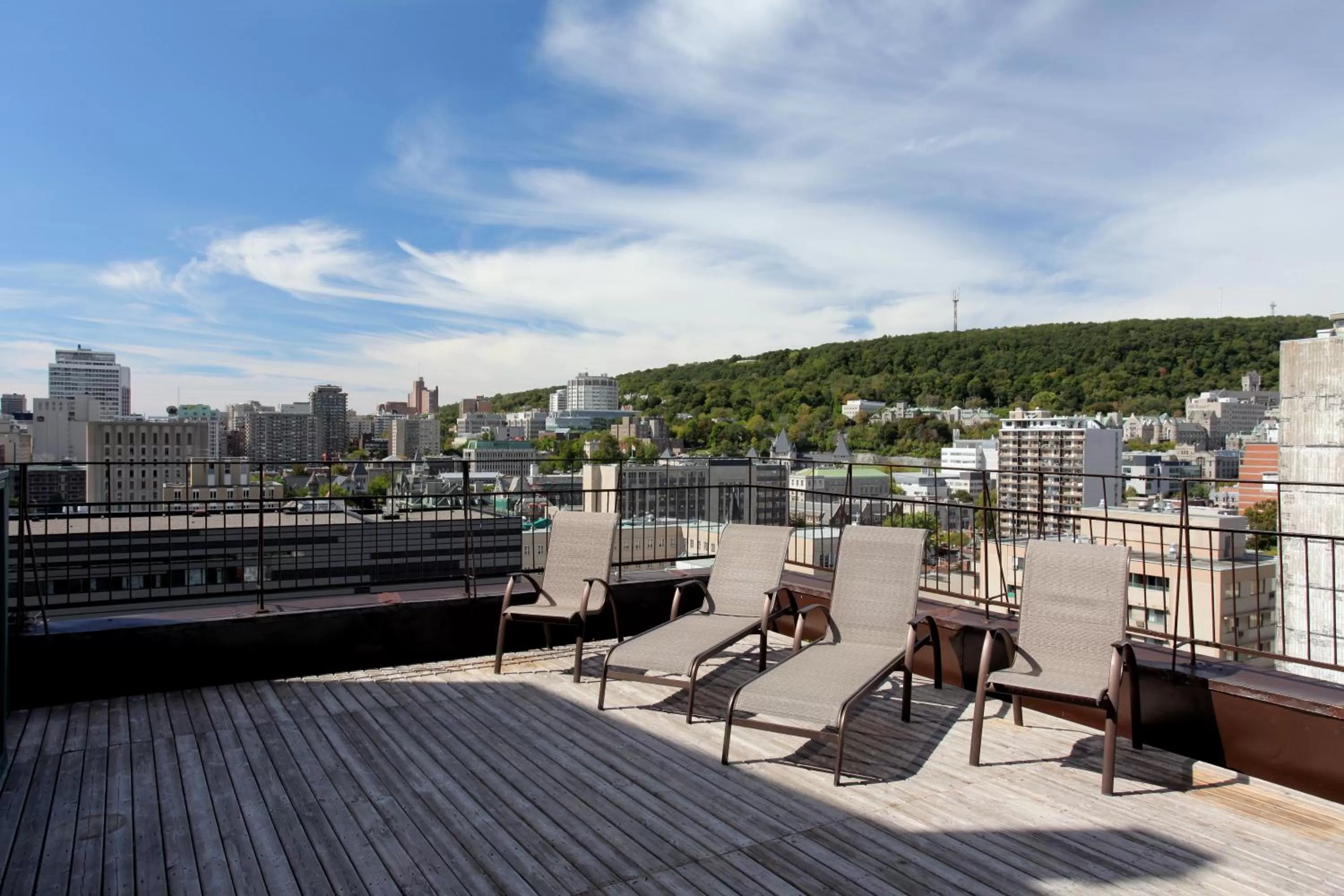 Balcony/Terrace in L'Appartement Hôtel