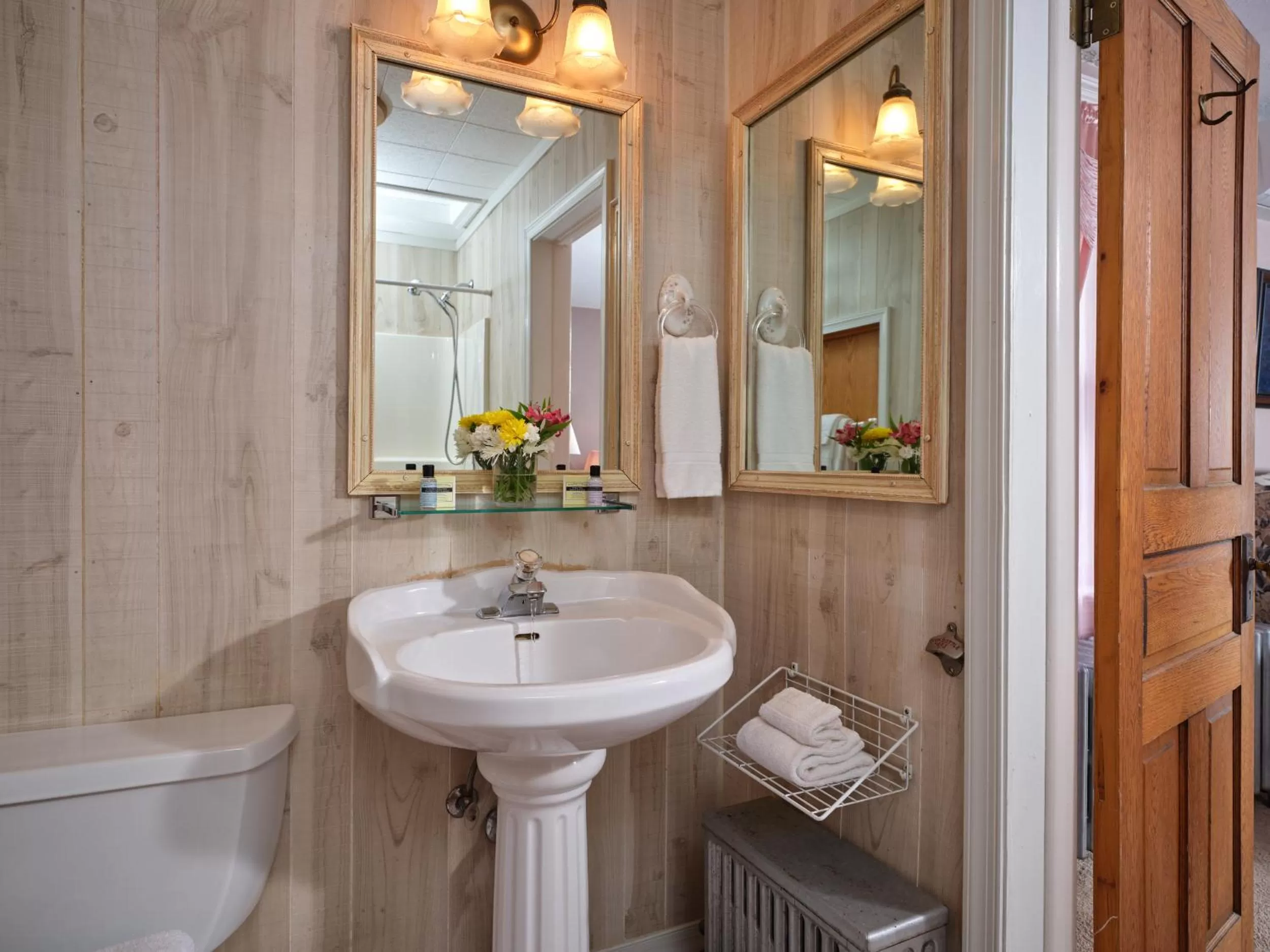 Bathroom in Keystone Inn Bed and Breakfast