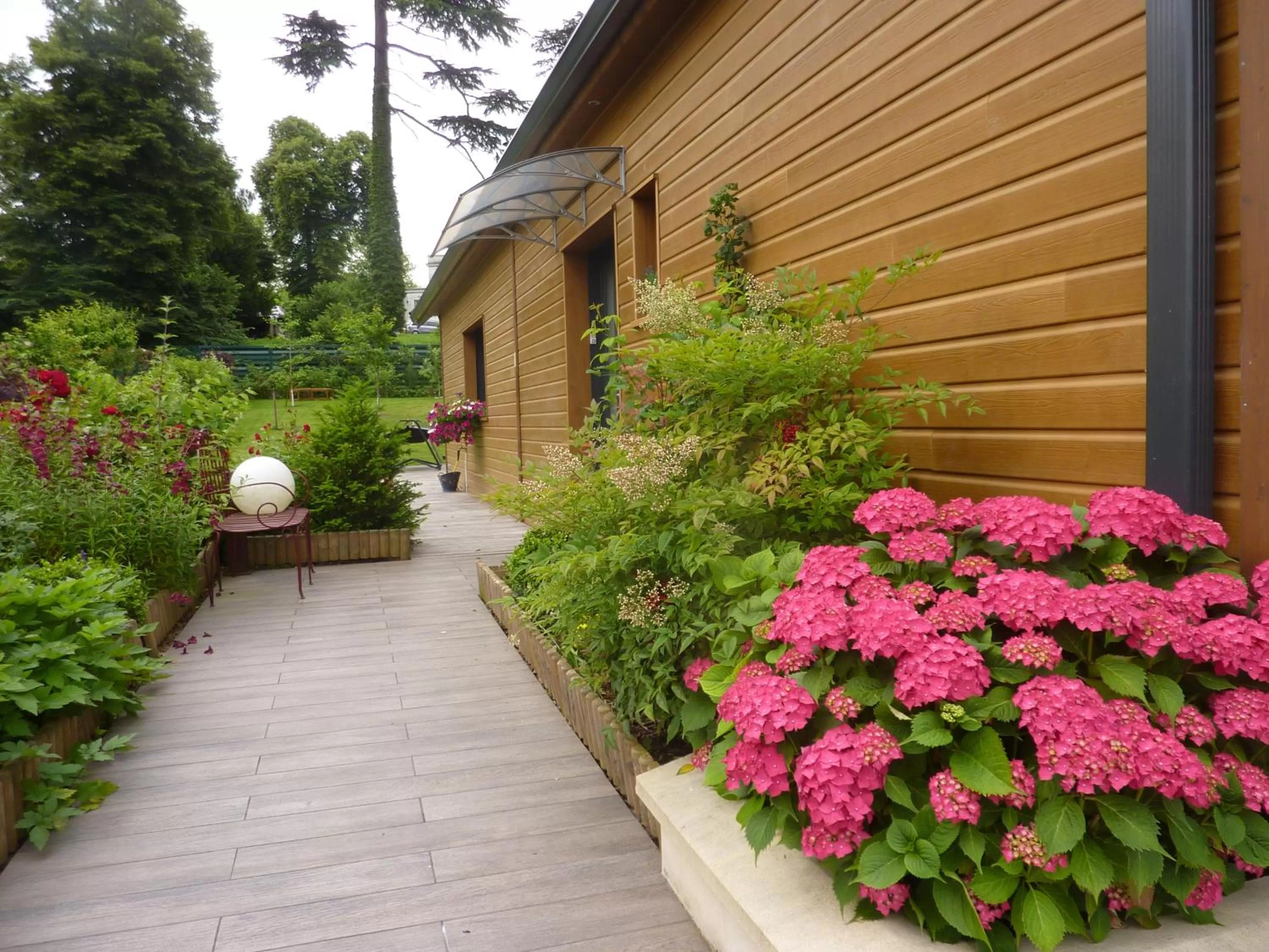 Facade/entrance in Les Chambres D'oriane