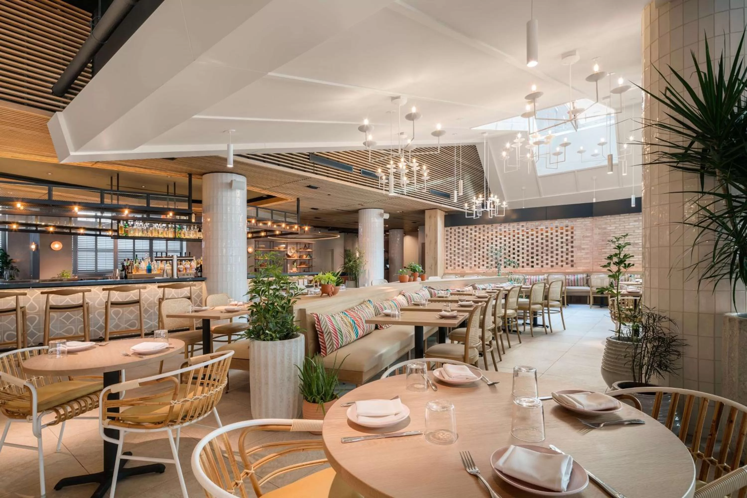 Restaurant/places to eat in Motto by Hilton Philadelphia Rittenhouse Square