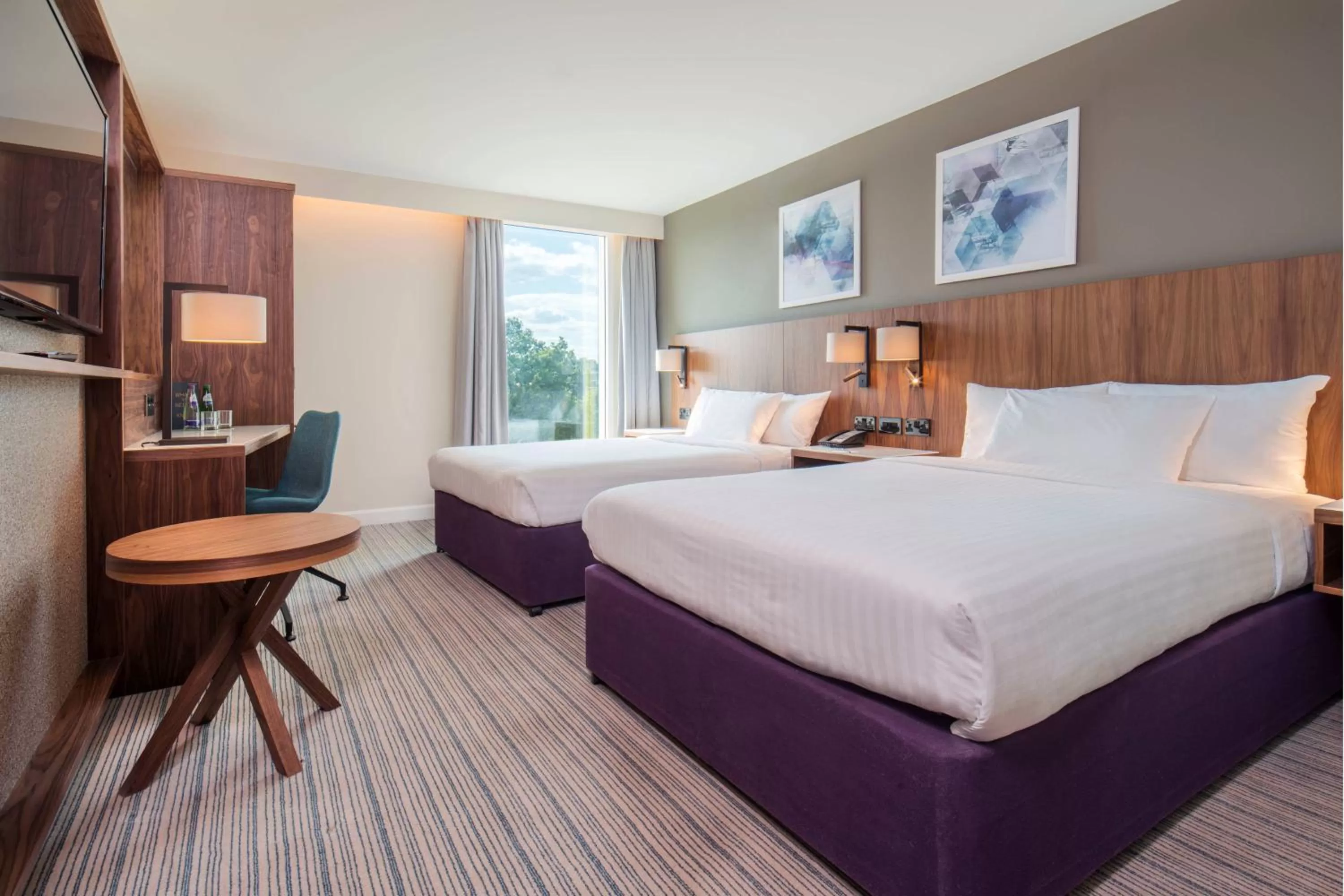 Premium Family Room, Guest room, 2 Double in Courtyard by Marriott London Gatwick Airport