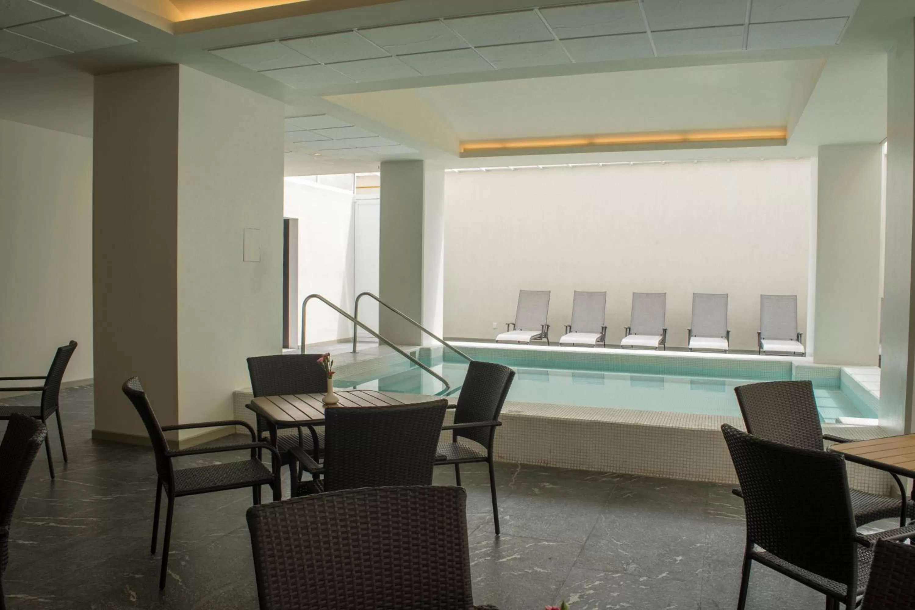 Swimming pool in Crown Victoria Hotel