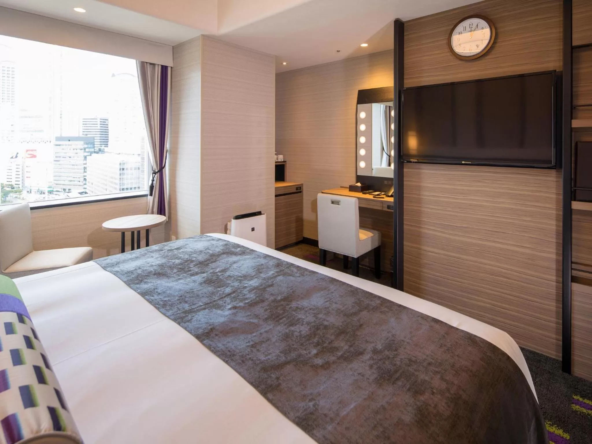 Photo of the whole room, Bed in Hotel Monterey Le Frere Osaka