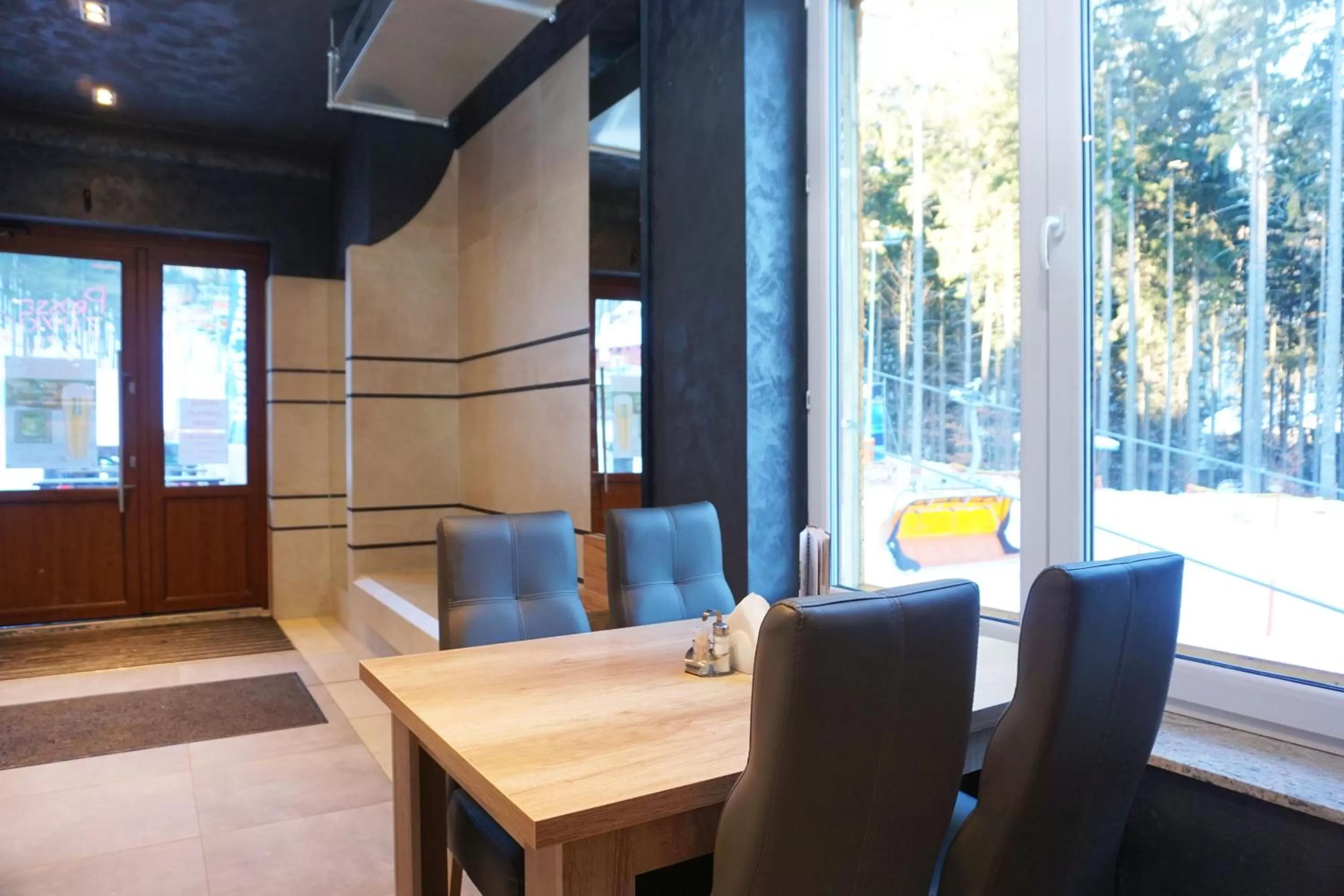 Restaurant/places to eat in Villa Winterpol