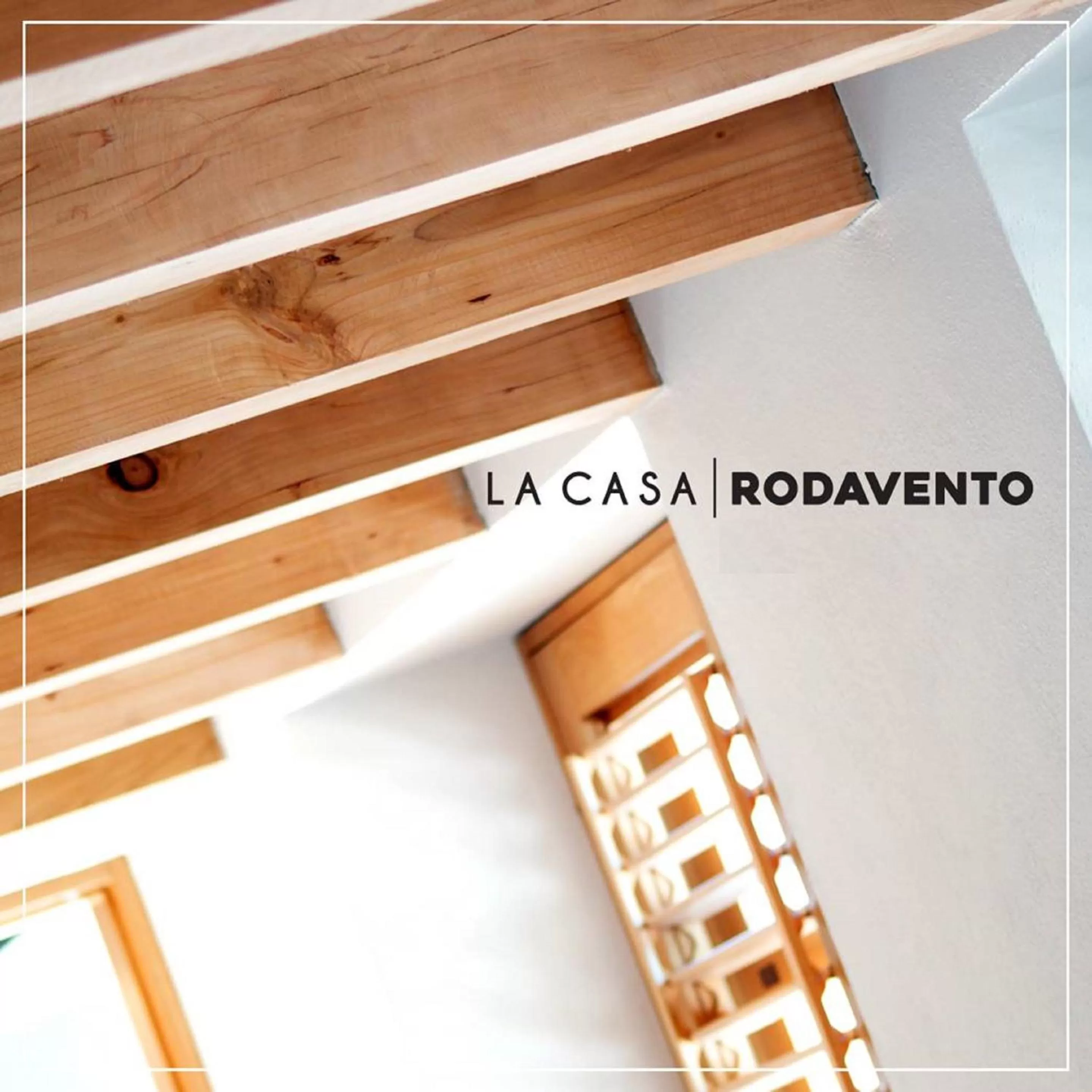 Text overlay in La Casa Rodavento