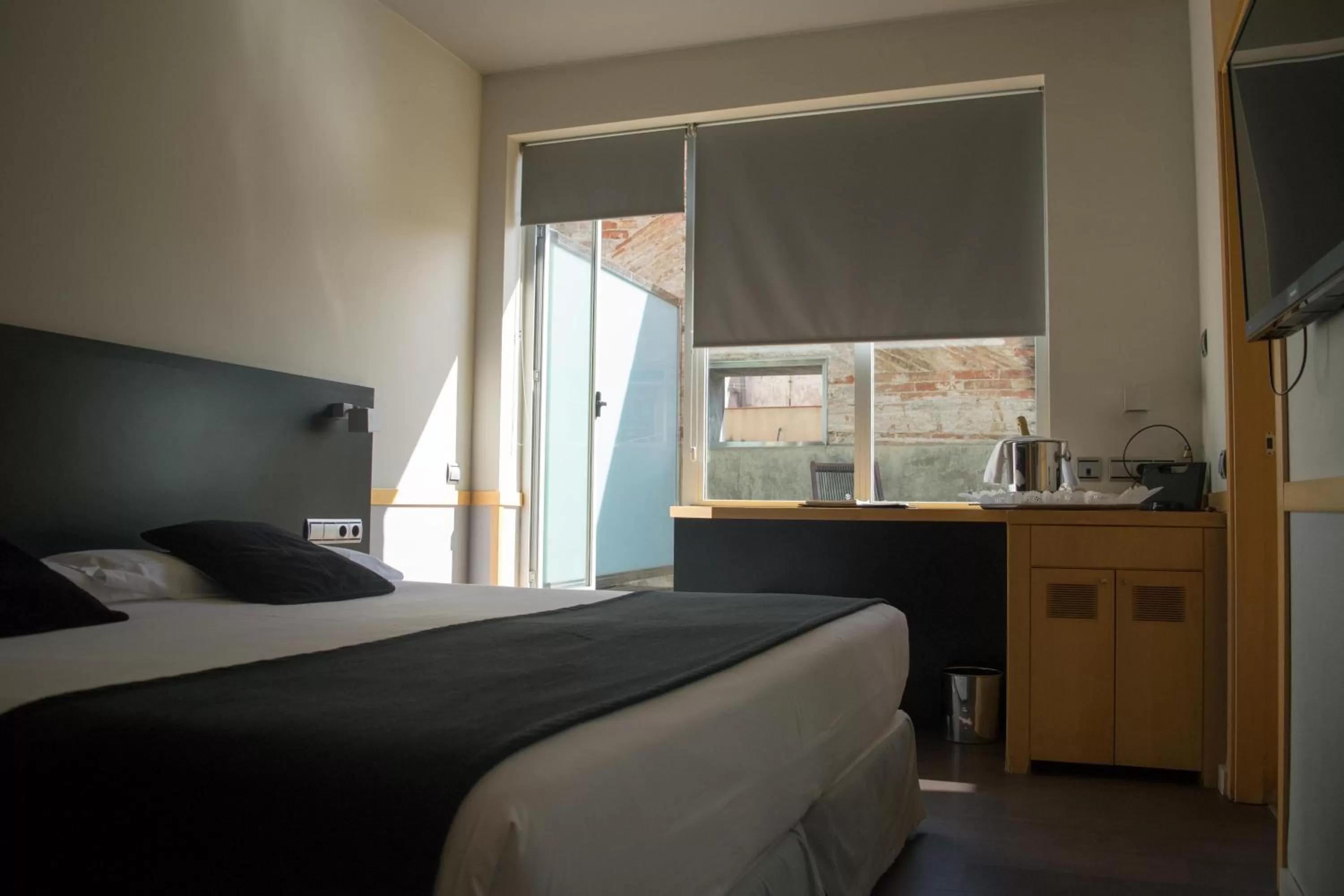 Decorative detail, Bed in Onix Liceo