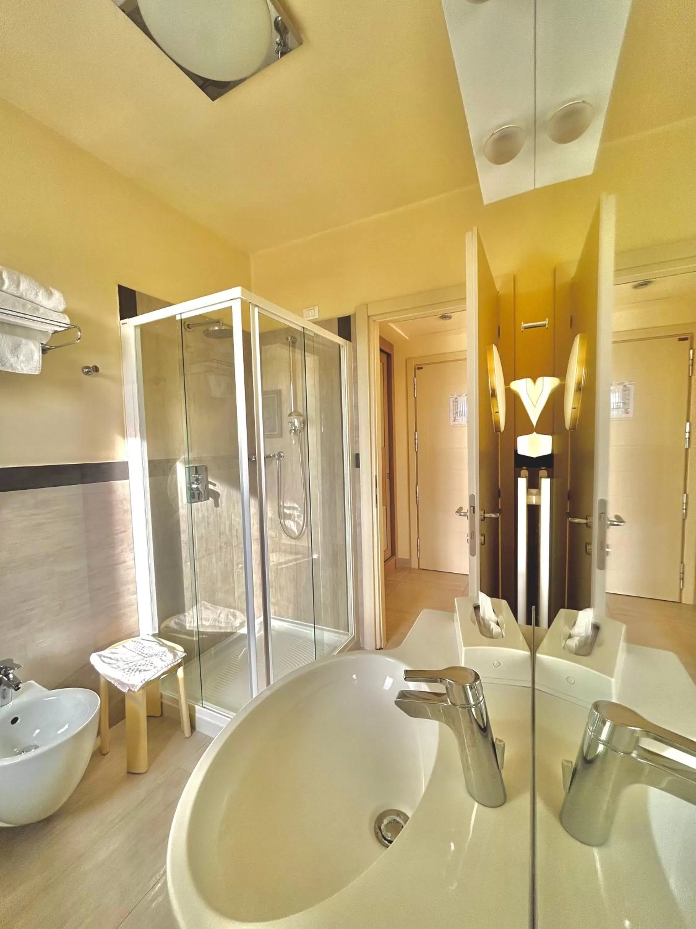 Bathroom in Hotel Adria