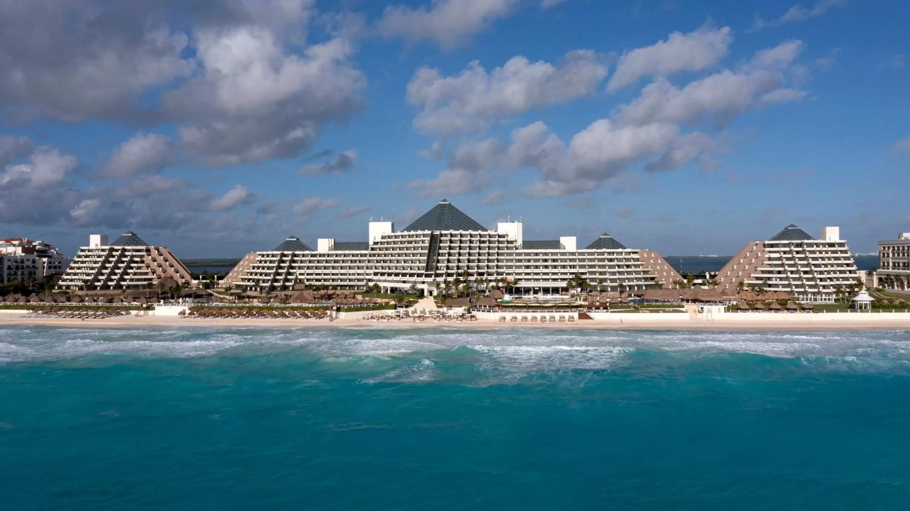 Property building in Paradisus Cancun All Inclusive