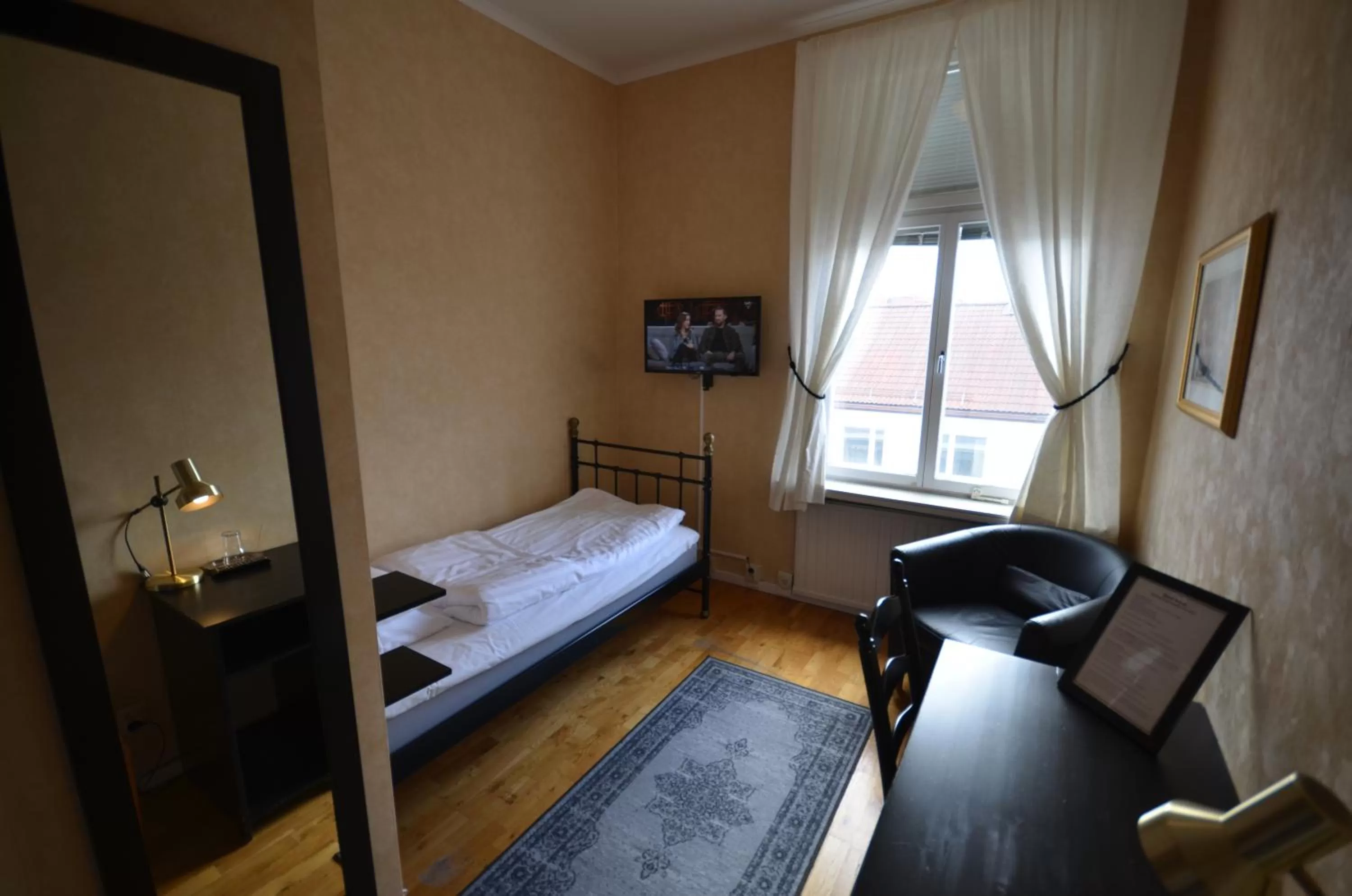 Photo of the whole room, Bed in Hotell Royal