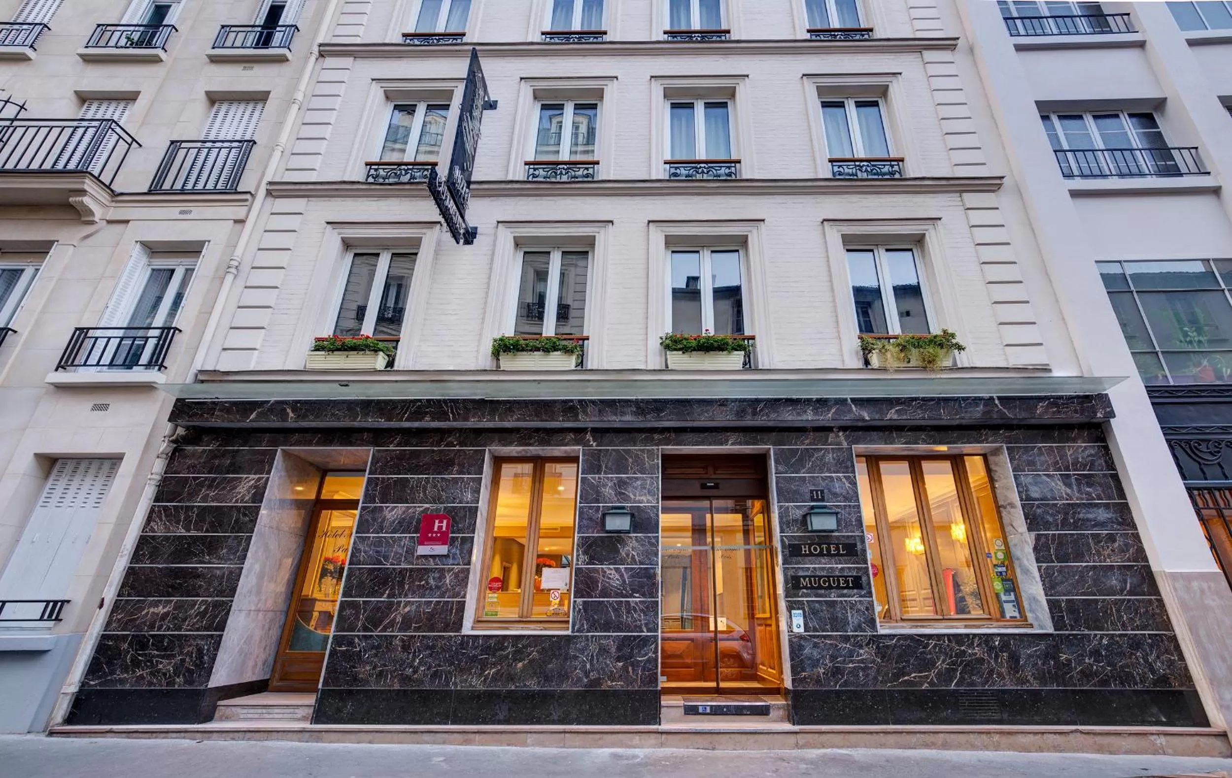 Facade/entrance in Hotel Muguet