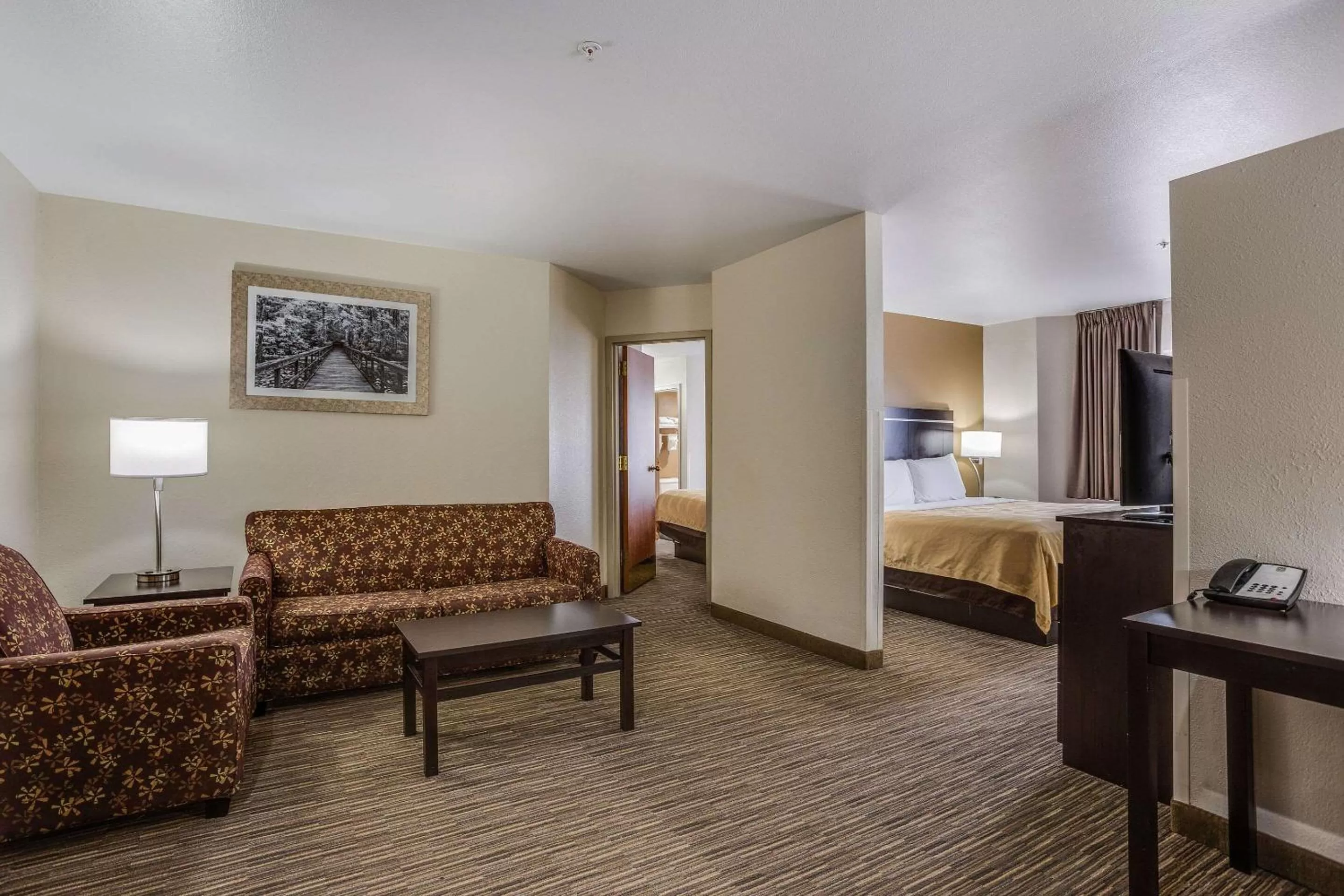 Photo of the whole room, Bed in Quality Inn & Suites Meridian - West Boise