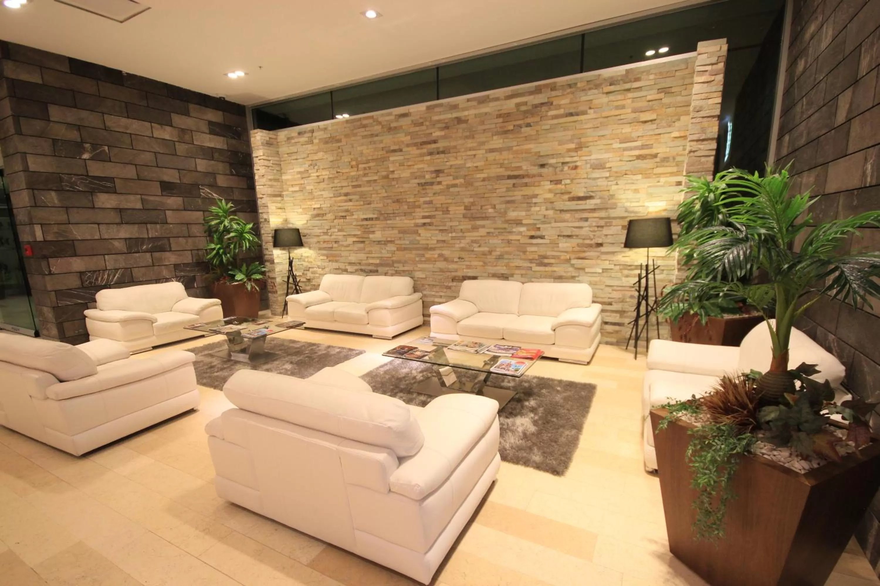 Property building in Holiday Inn & Suites Plaza Mayor by IHG