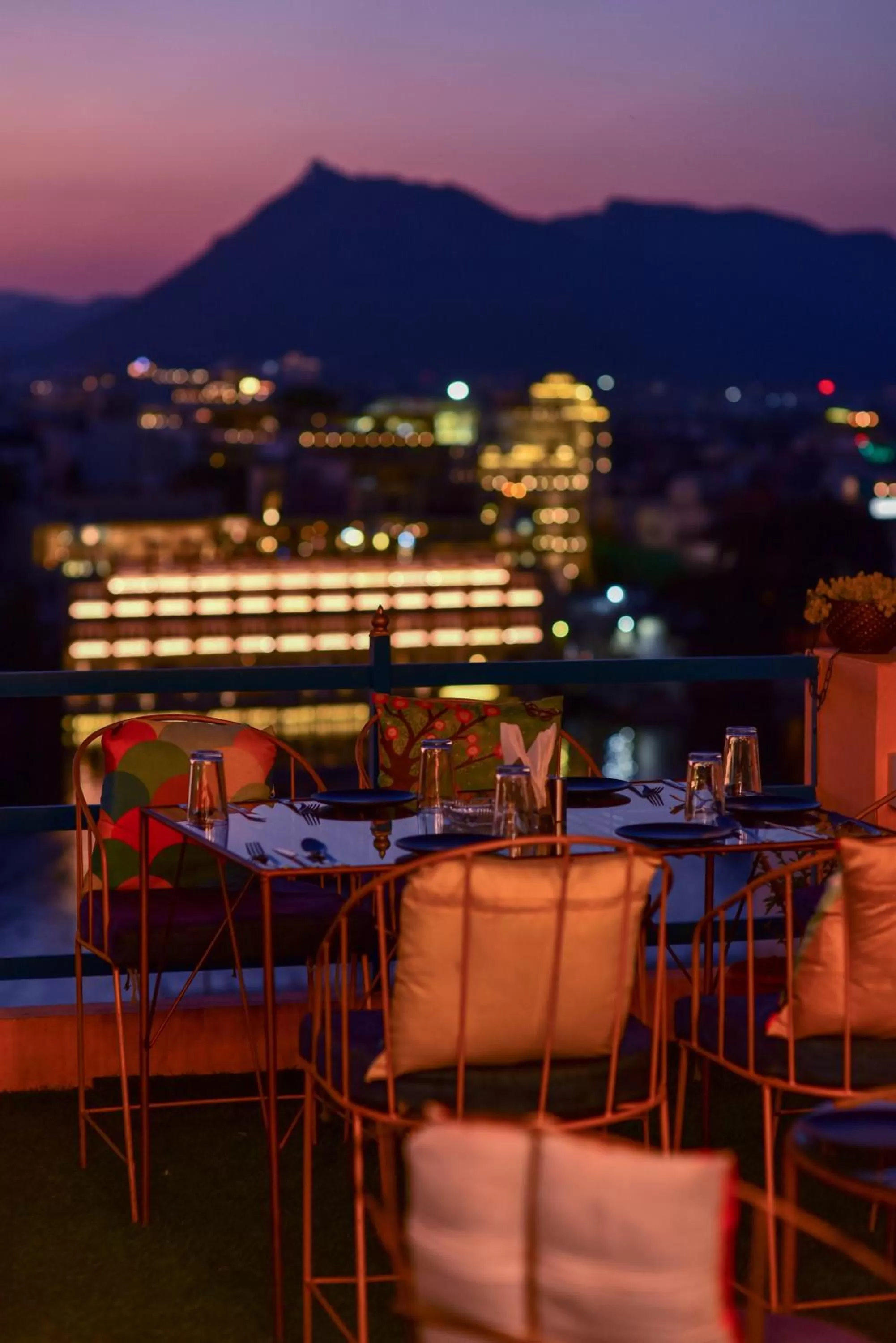 Night in Hotel Casa by the lake