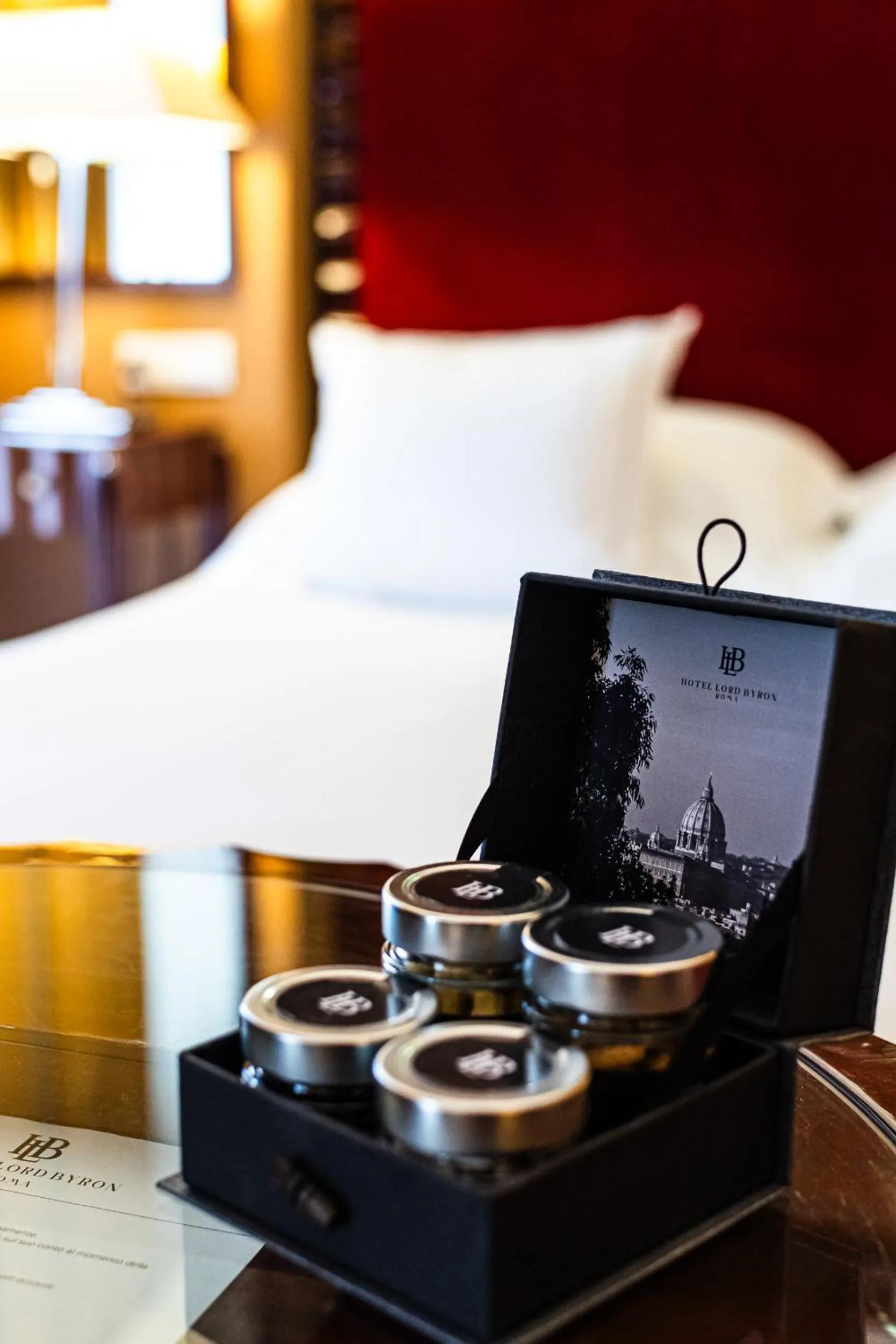 oven, Bed in Hotel Lord Byron - Small Luxury Hotels of the World