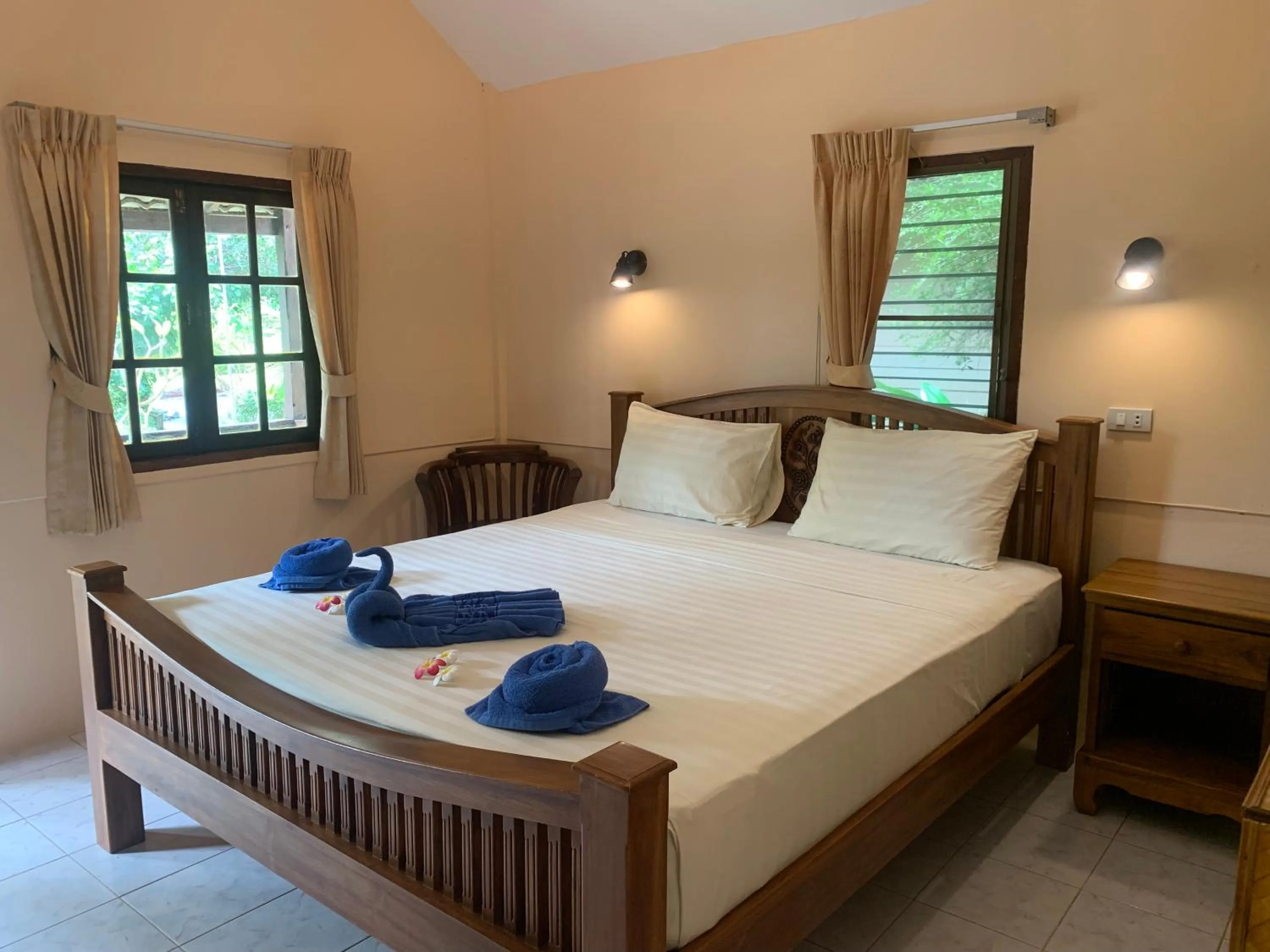 Bed in Laguna Beach Club Resort