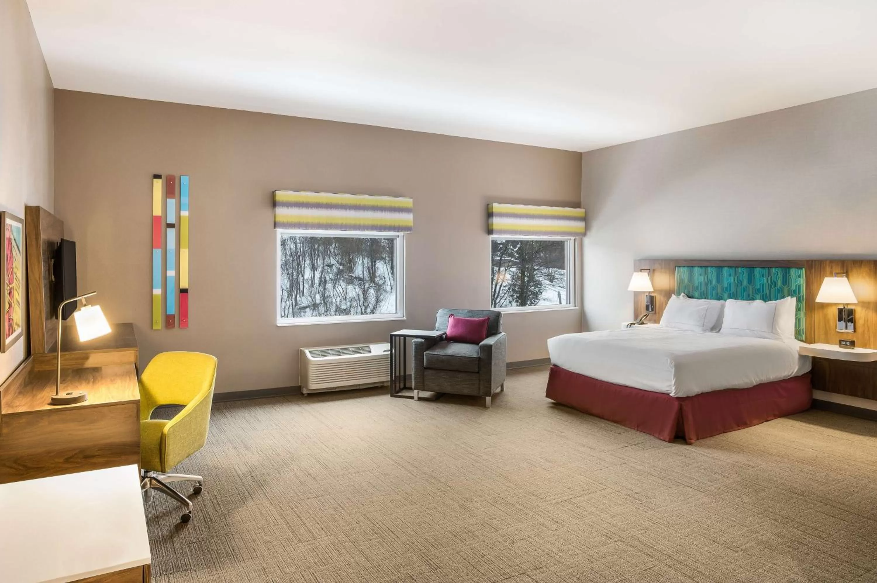 Bedroom, Bed in Hampton Inn & Suites Houghton