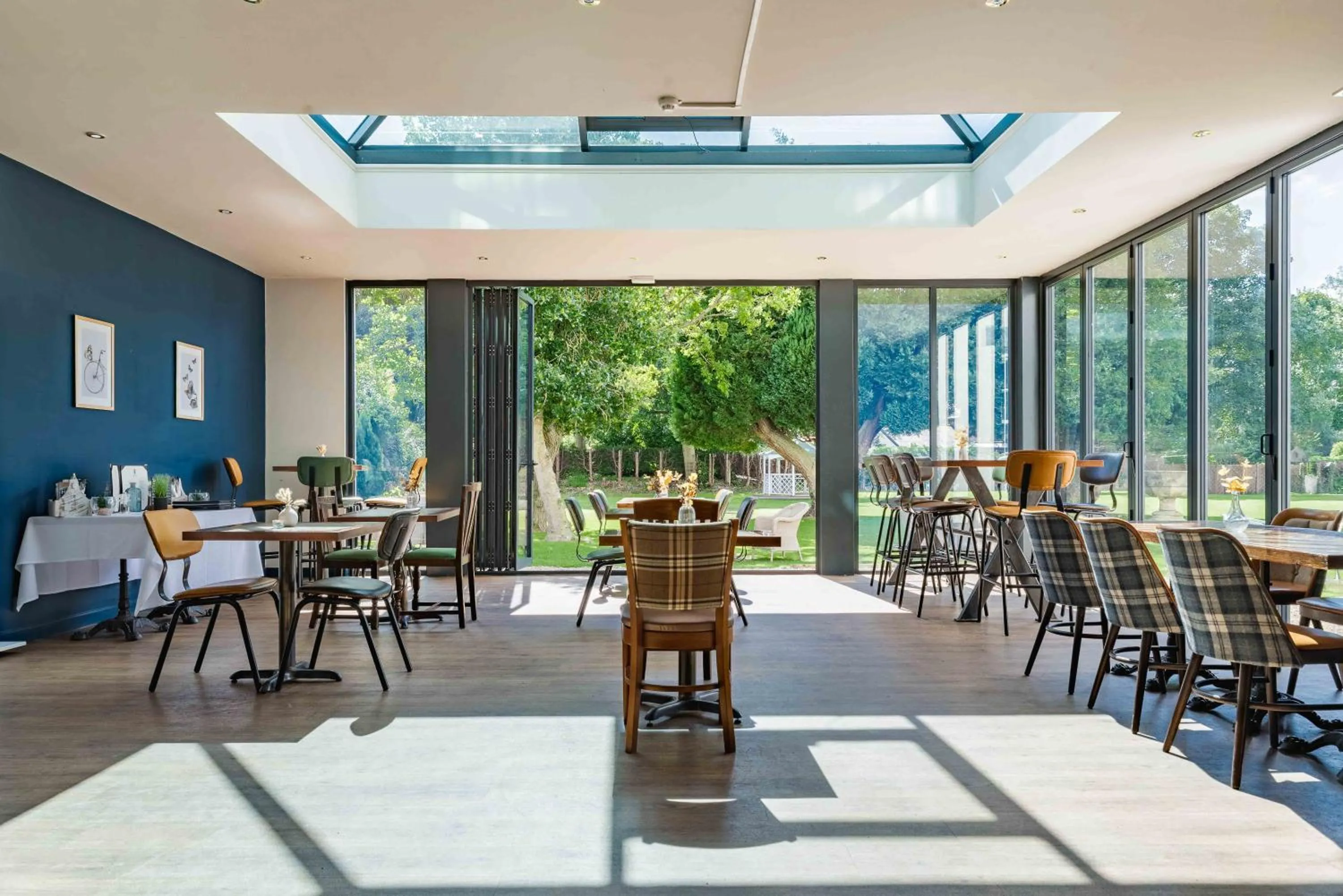 Restaurant/Places to Eat in Hallgarth Manor House