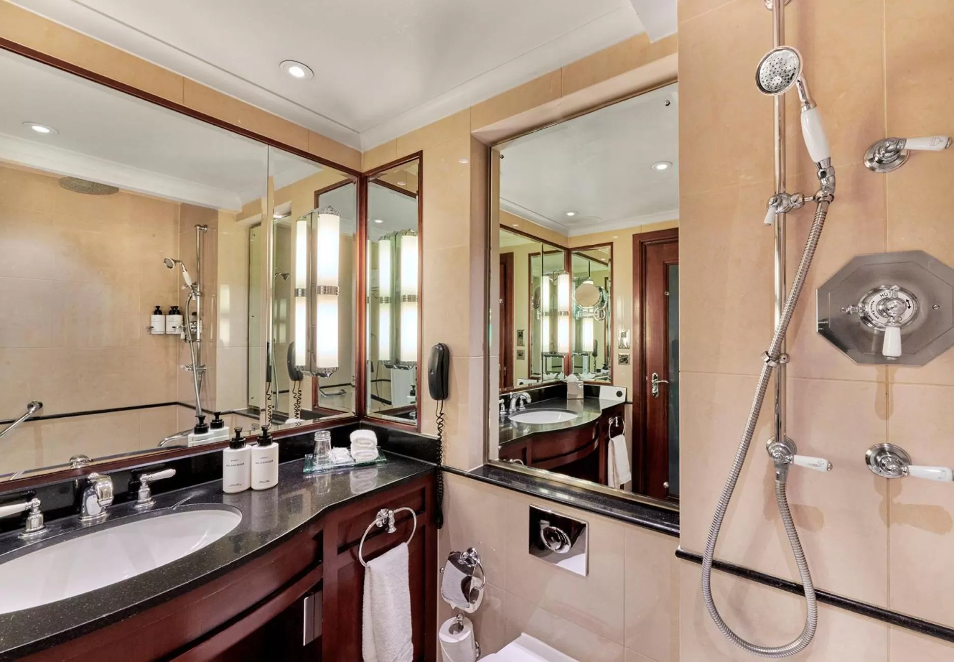 Bathroom in InterContinental London Park Lane by IHG