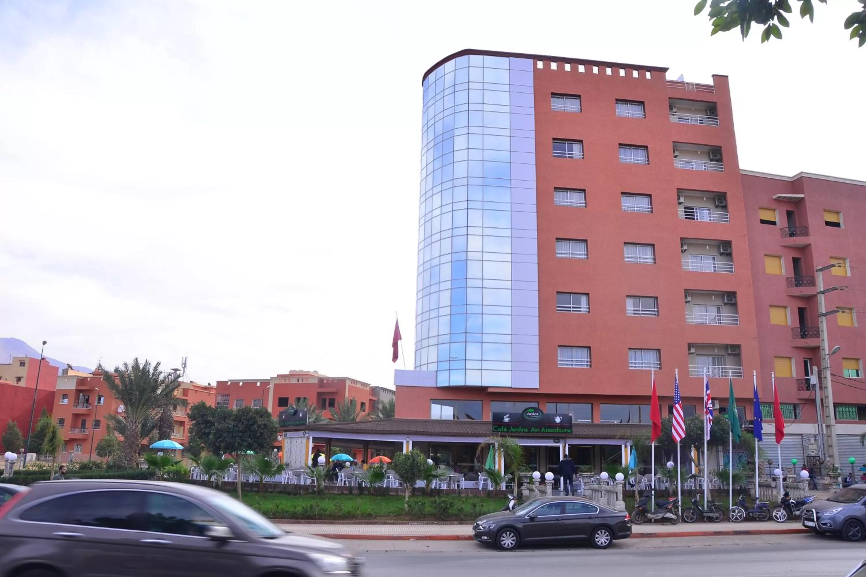 Hôtel Hadaik Ain Asserdoune