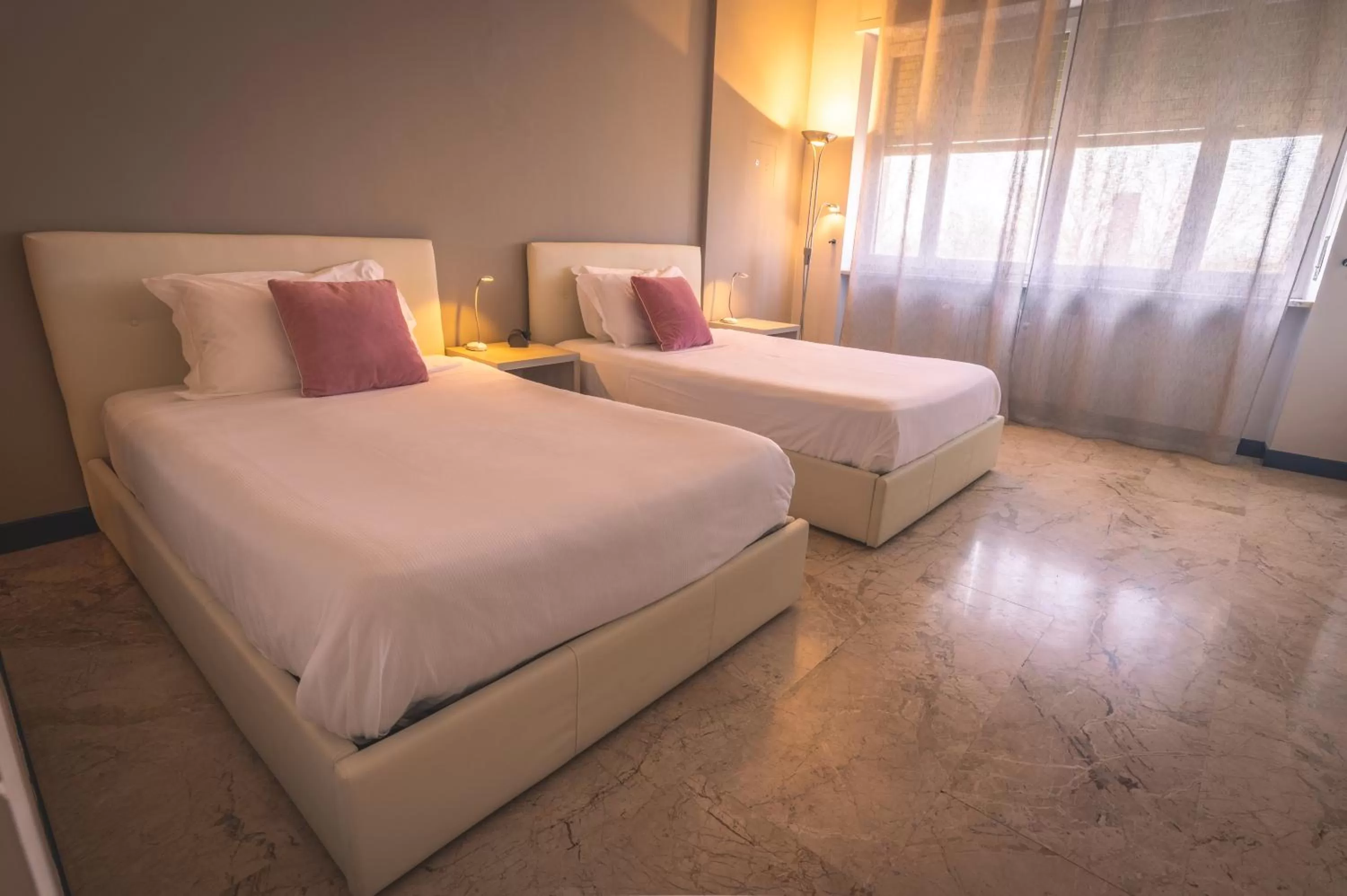 Property building, Bed in Hotel Lis