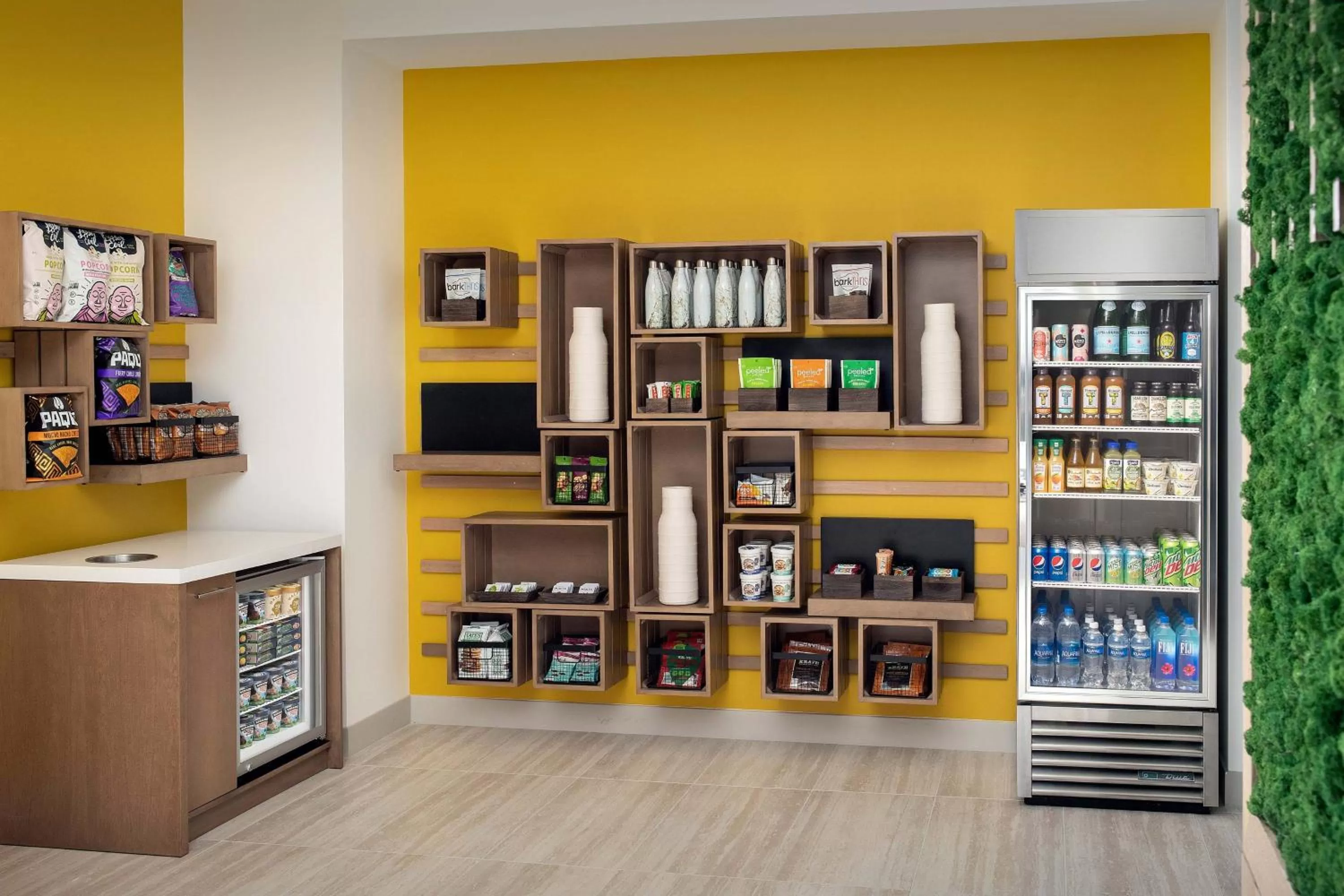 Restaurant/places to eat in Element Orlando Universal Blvd.