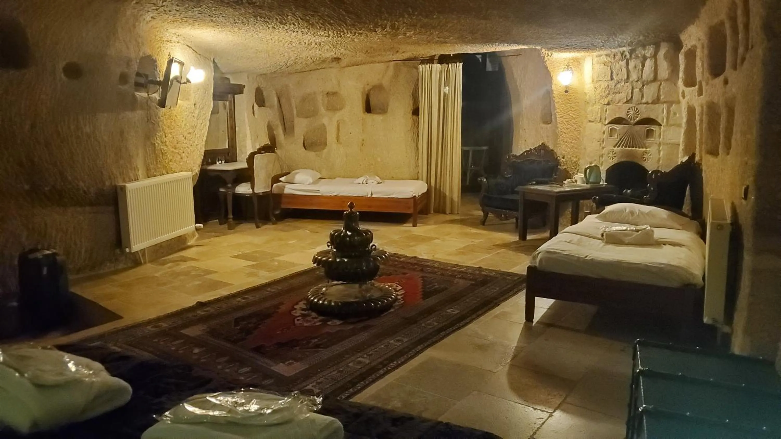 Massage, Bed in Antique Terrace Cave Suites