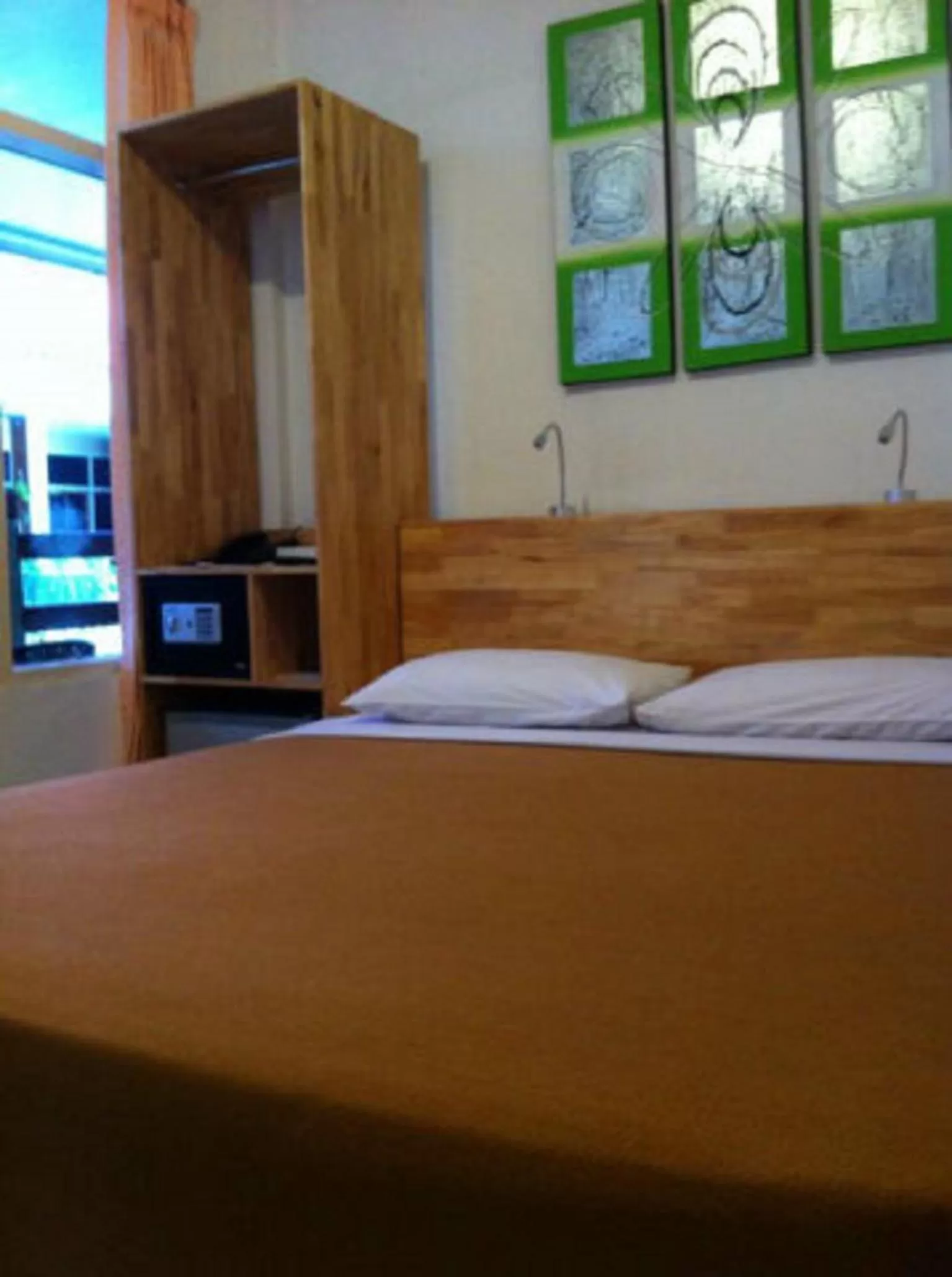 Photo of the whole room, Bed in Hotel Karthi Kuta