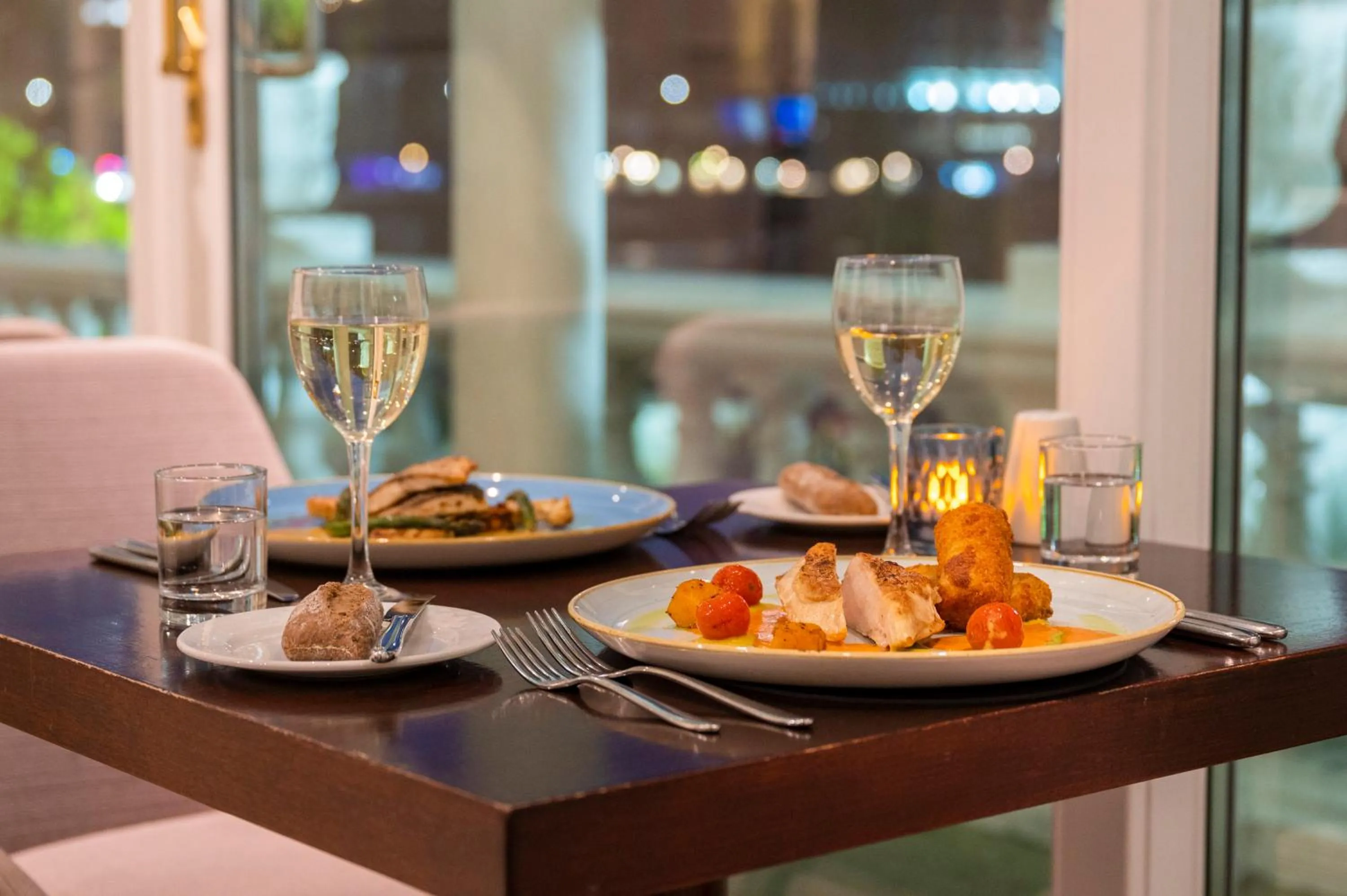 Restaurant/places to eat in St George's Hotel - Llandudno